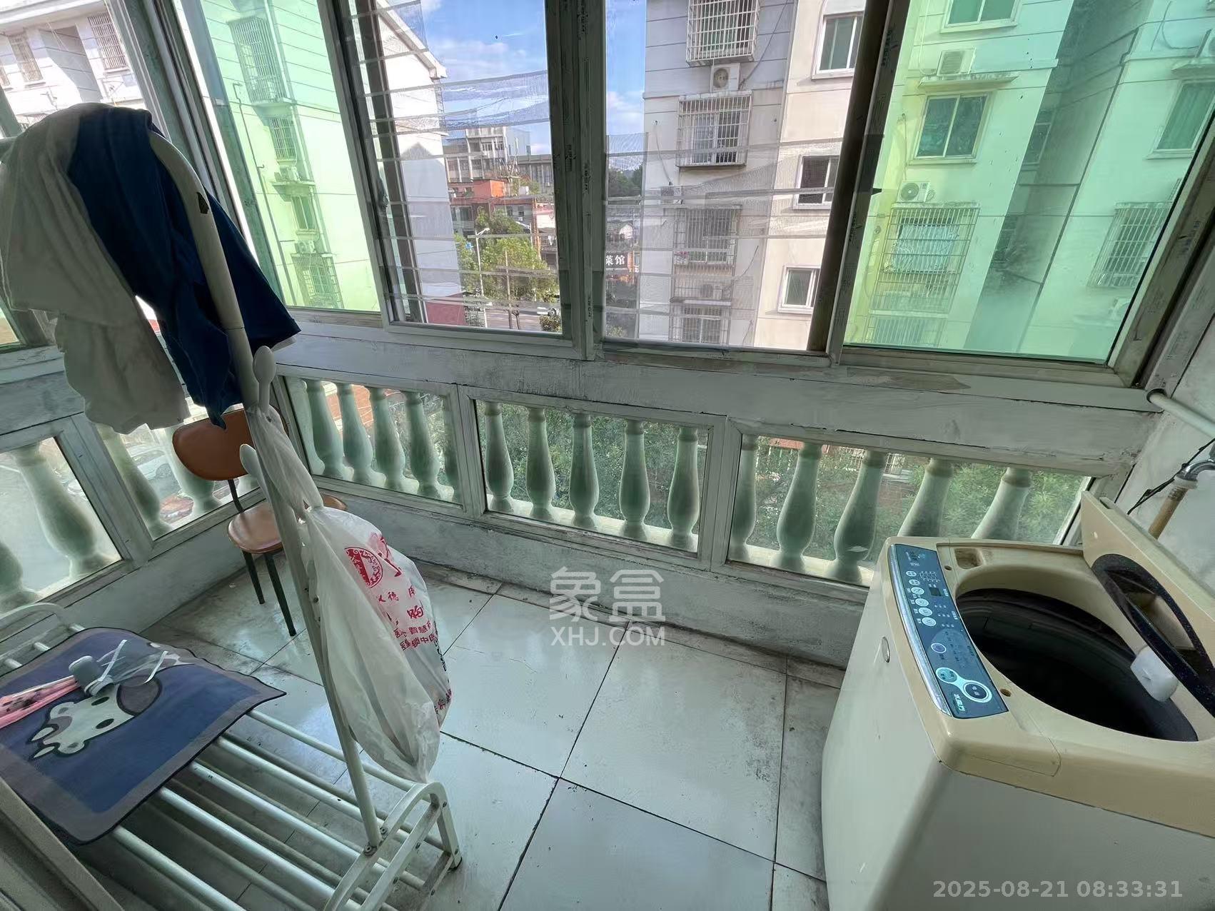 江南公寓 3室1厅1卫 1500.0元/月 江南公寓 3室1厅1卫 1500.0元/月室内图