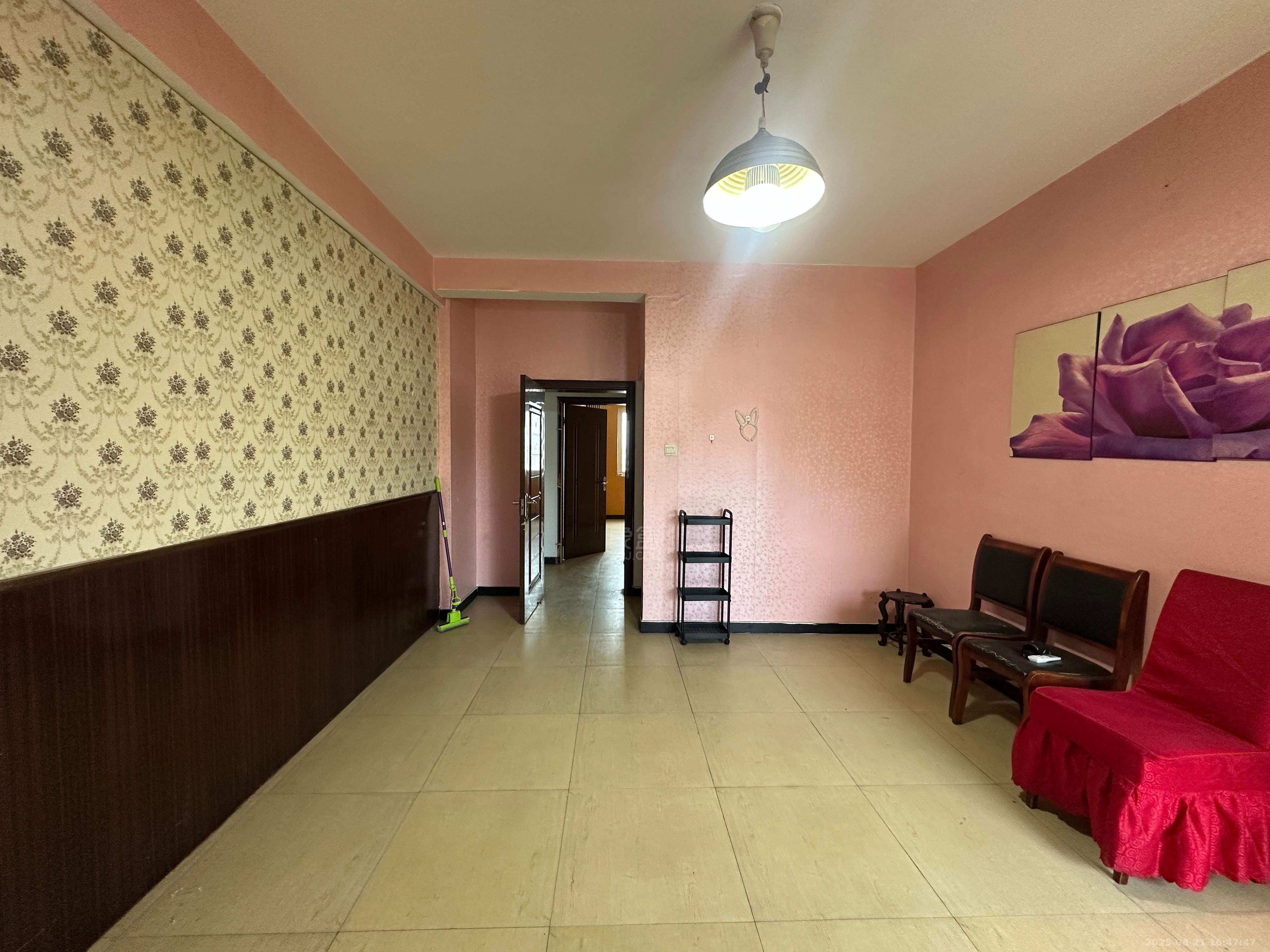 利江花园 4室2厅2卫 1600.0元/月 利江花园 4室2厅2卫 1600.0元/月室内图