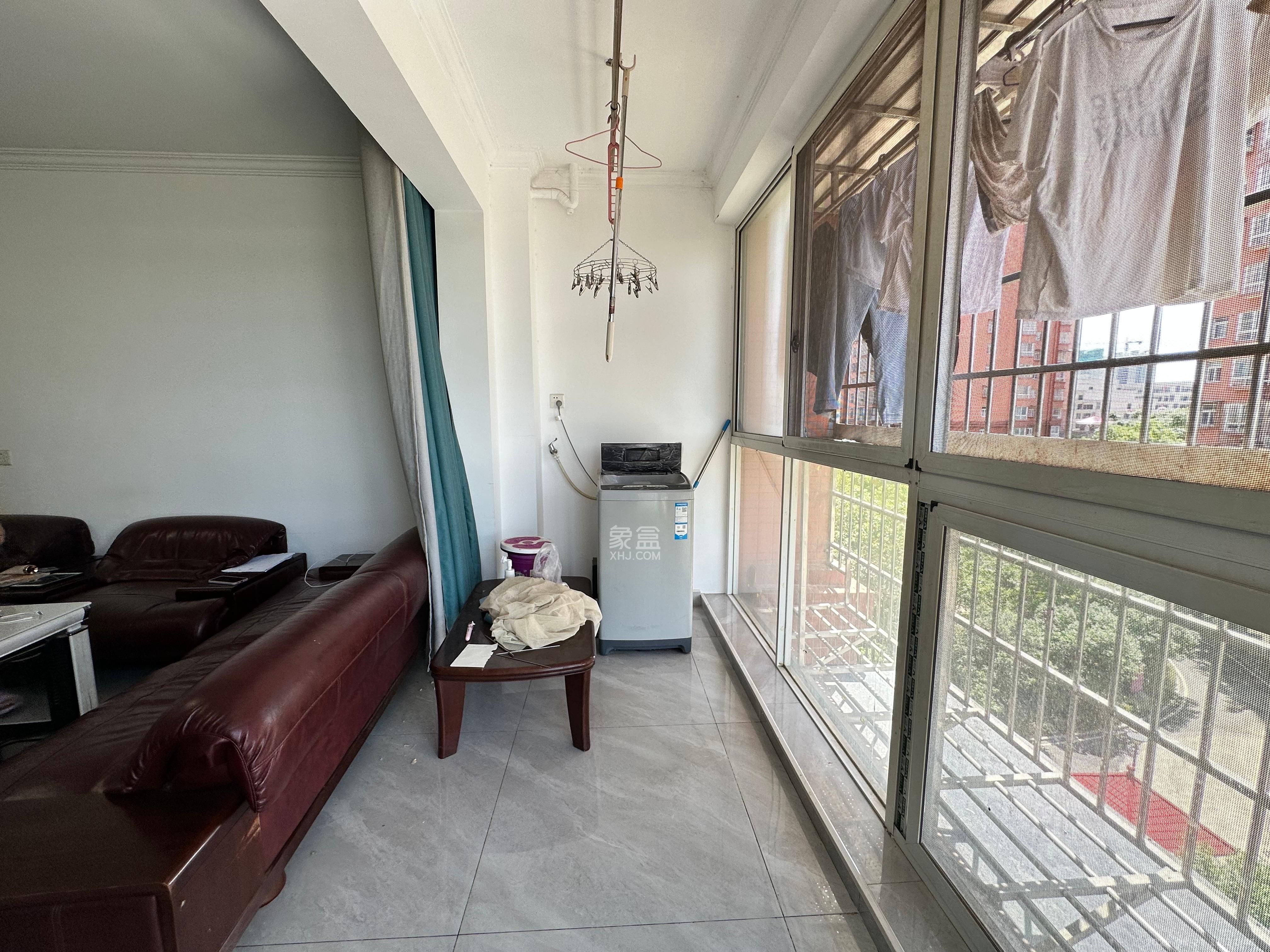 凯富南方鑫城 3室2厅1卫 2300.0元/月 凯富南方鑫城 3室2厅1卫 2300.0元/月室内图