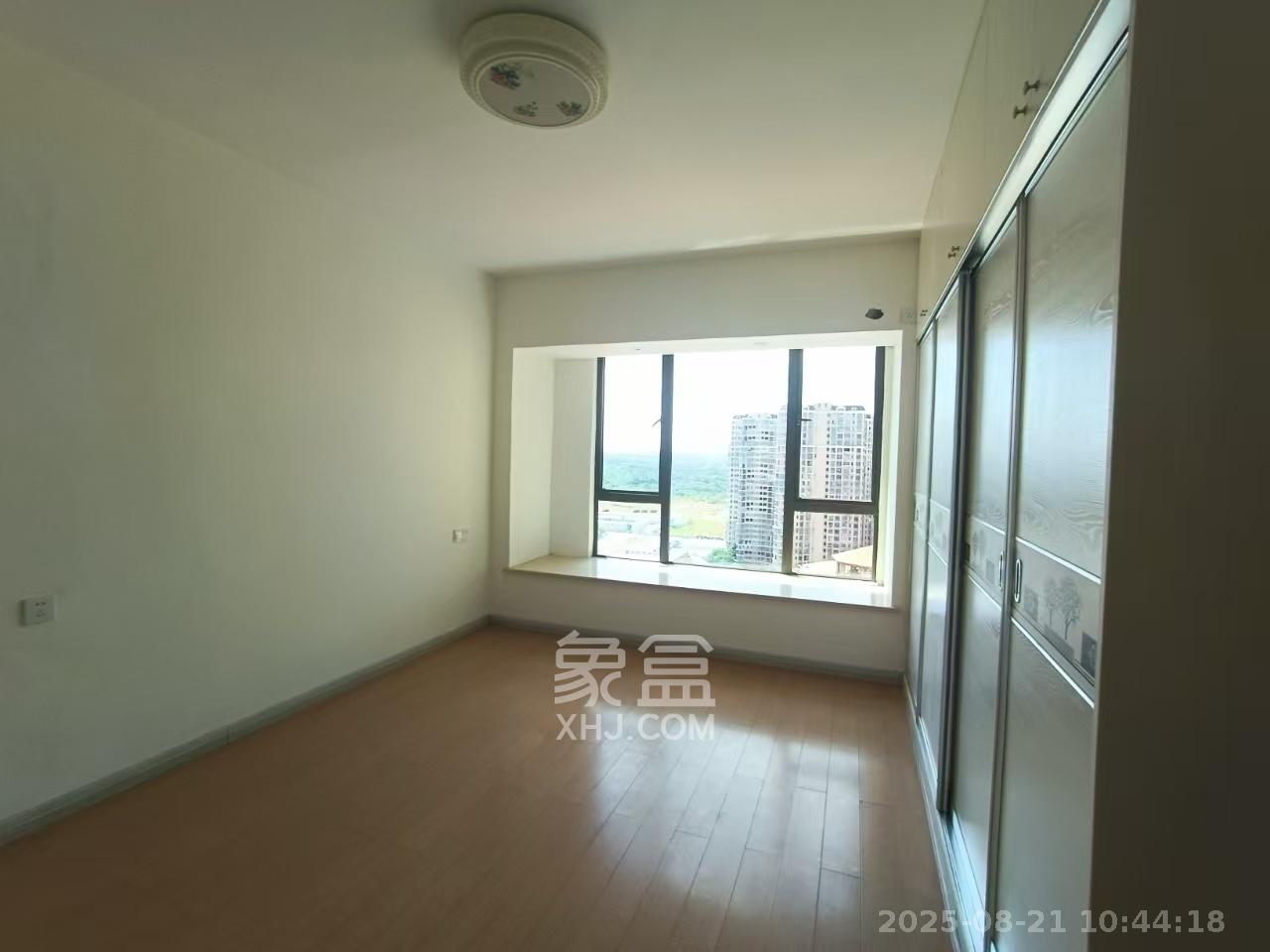 幸福庄园 4室2厅2卫 2200.0元/月 幸福庄园 4室2厅2卫 2200.0元/月室内图