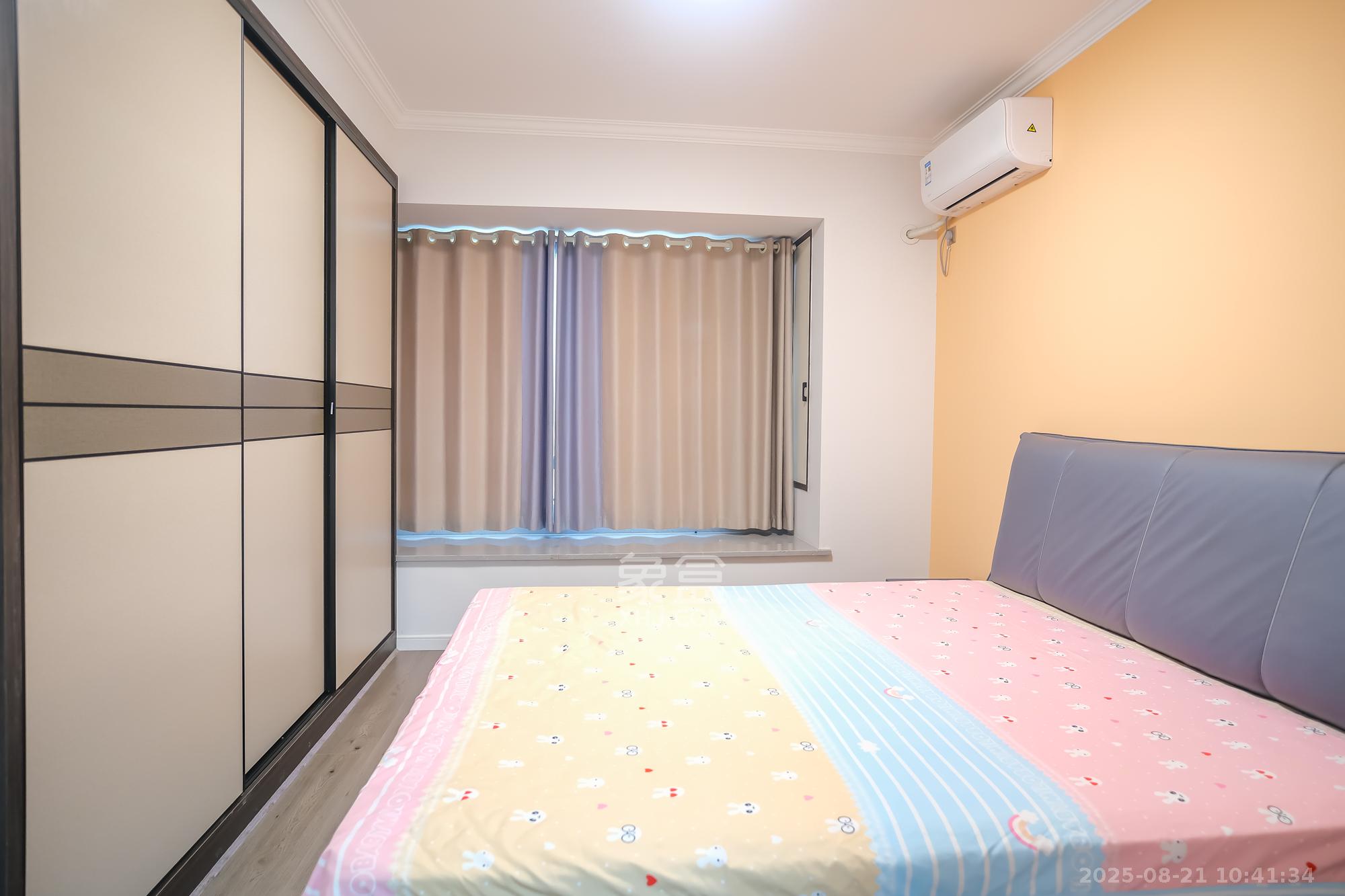 星城春晓  3室2厅2卫    99.8万卧室