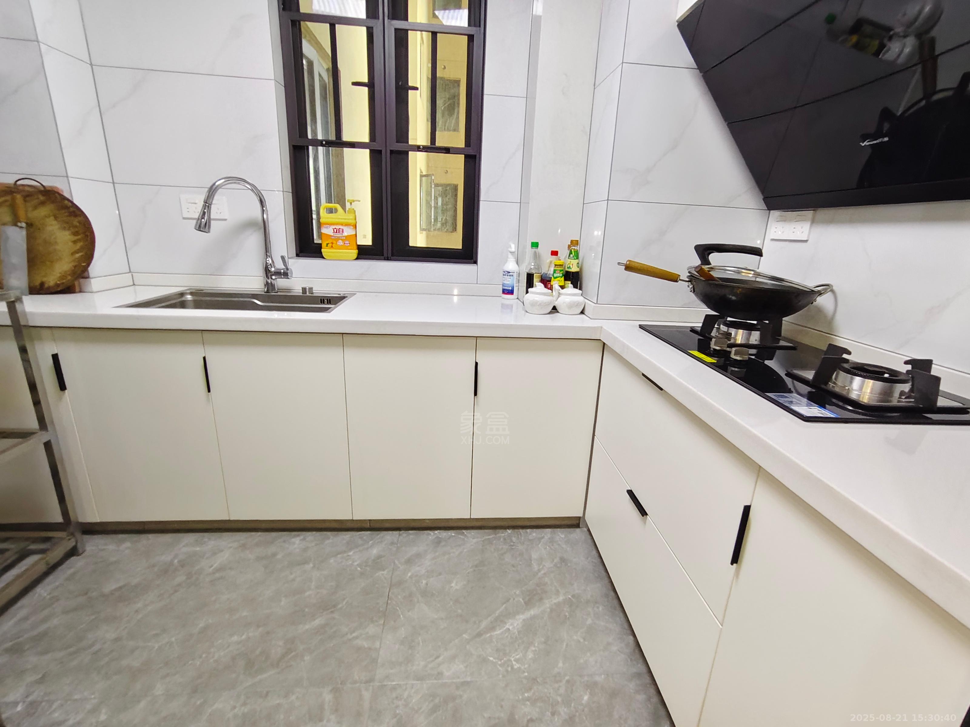 阳光城新城樾府 3室2厅2卫 2100.0元/月 阳光城新城樾府 3室2厅2卫 2100.0元/月室内图