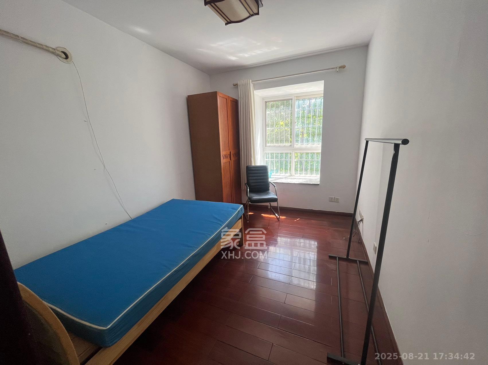 嘉盛华庭（一期、二期、三期）  3室2厅2卫    2400.0元/月室内图