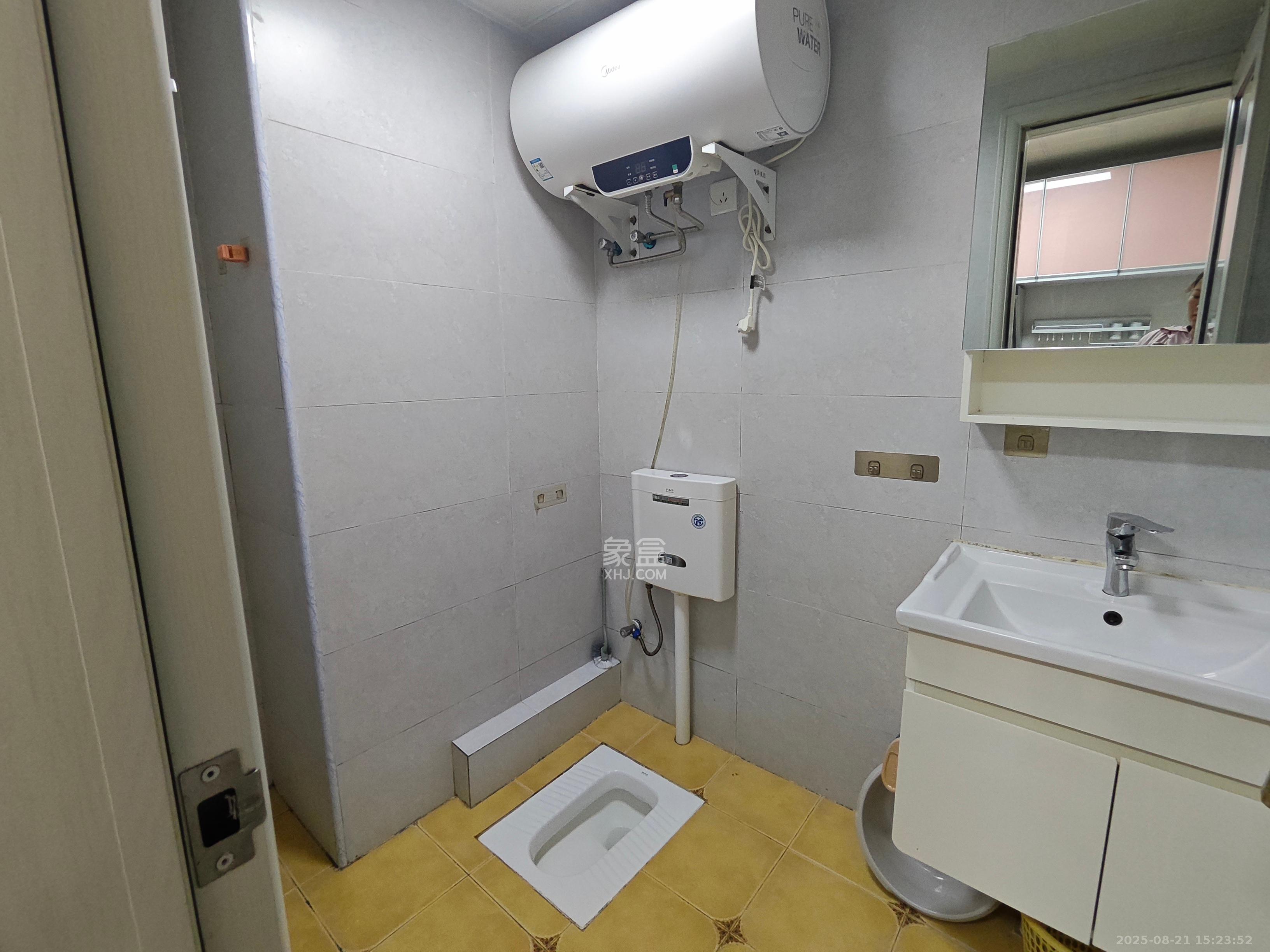中建芙蓉嘉苑  1室1厅1卫    1300.0元/月室内图