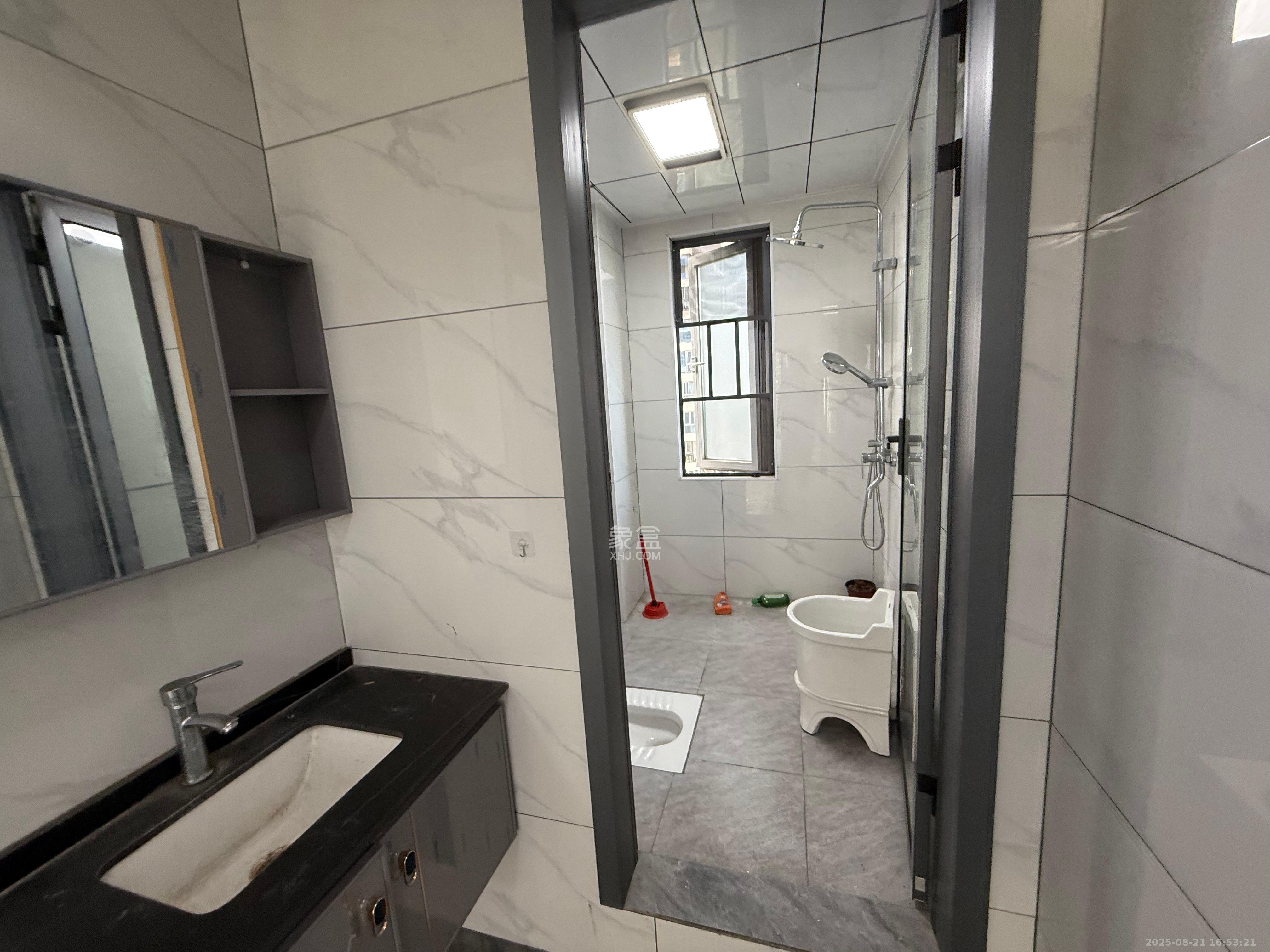 保利天禧D区 4室2厅2卫 3800.0元/月 保利天禧D区 4室2厅2卫 3800.0元/月室内图