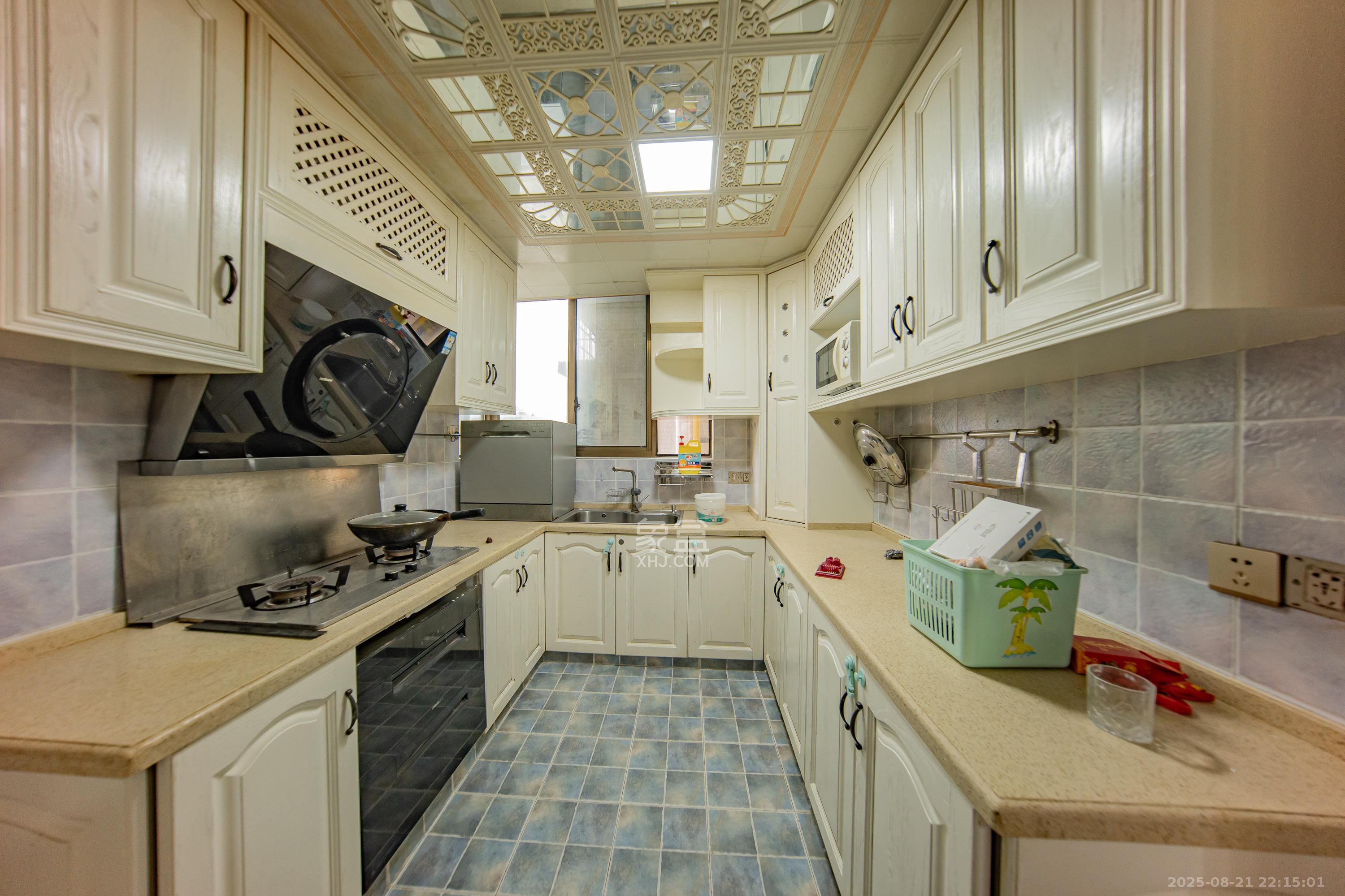 江山帝景哈佛 4室2厅2卫 140.0万 江山帝景哈佛 4室2厅2卫 140.0万厨房