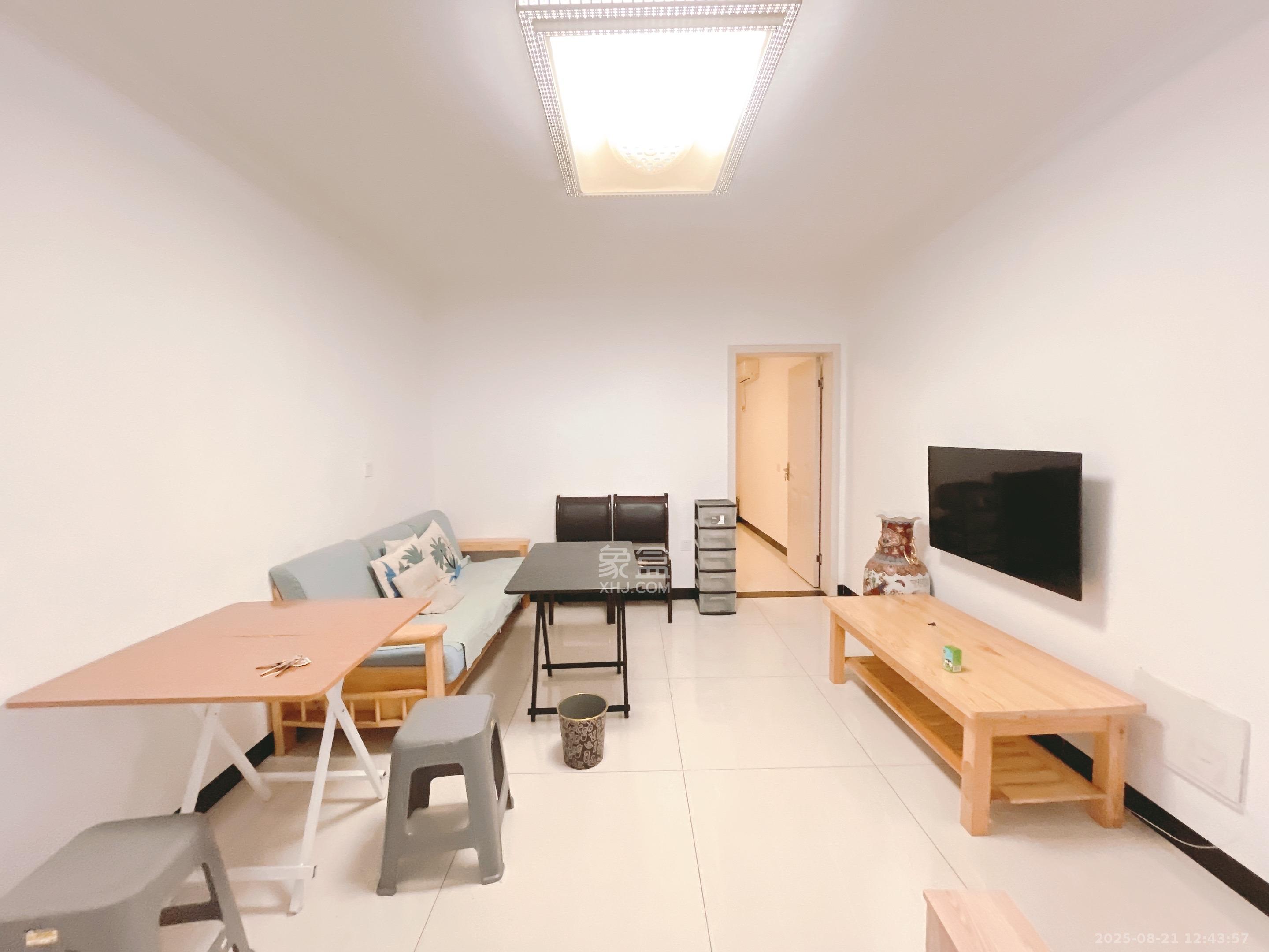 隆华金属宿舍  2室1厅1卫    2500.0元/月 隆华金属宿舍  2室1厅1卫    2500.0元/月室内图