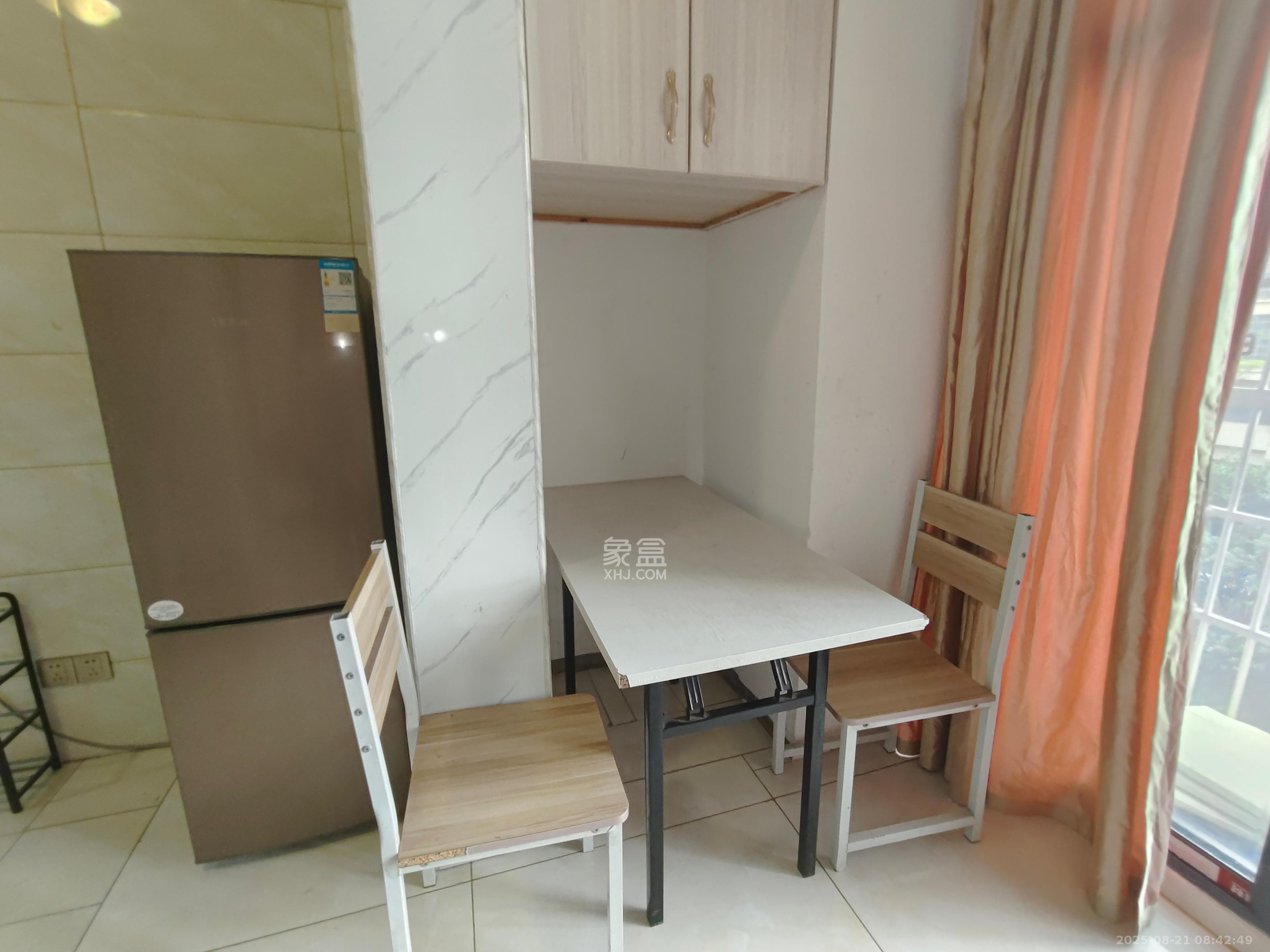 和康园小区 2室1厅1卫 1100.0元/月 和康园小区 2室1厅1卫 1100.0元/月室内图