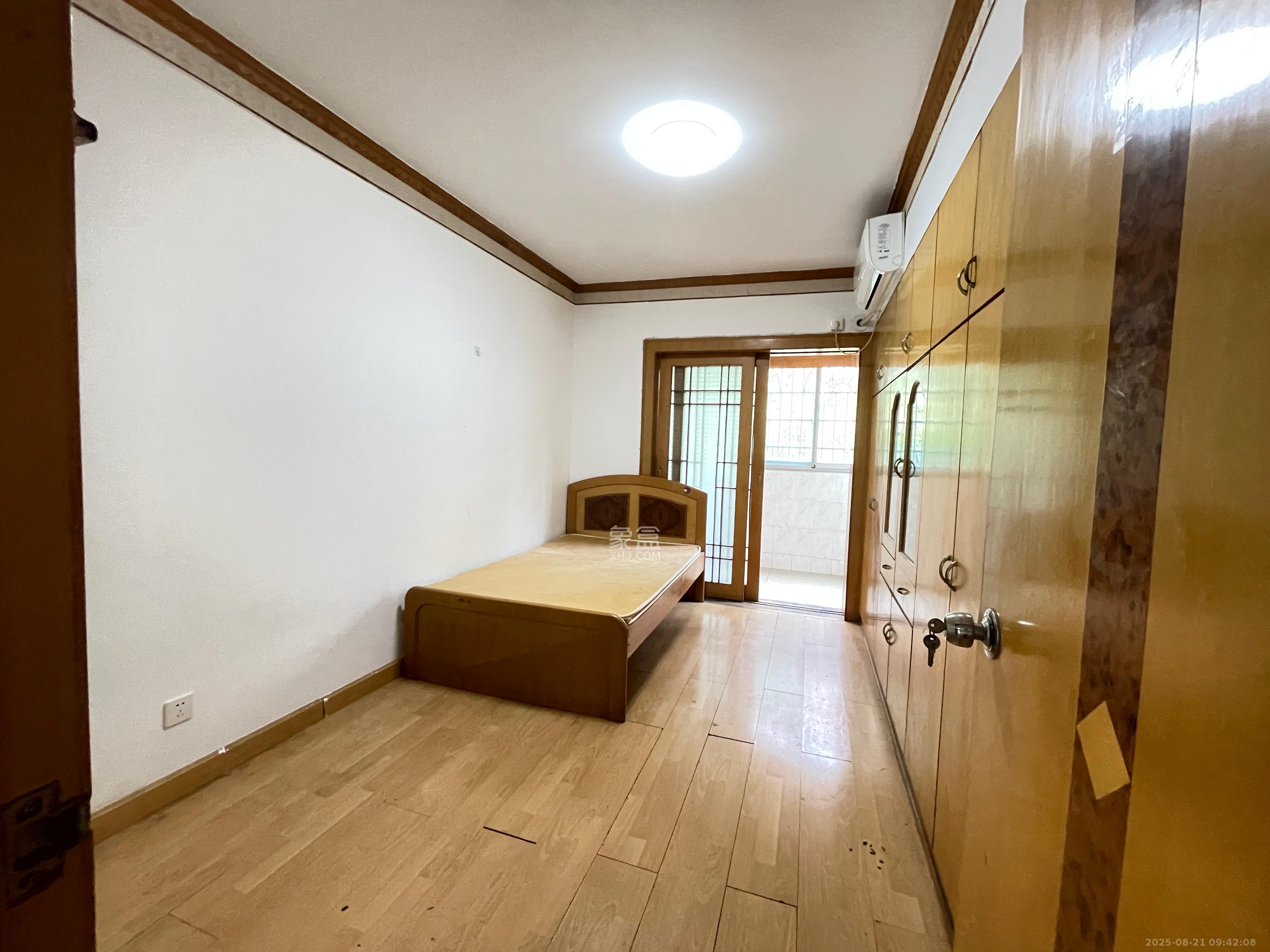 湘卫花苑  3室2厅1卫    2100.0元/月 湘卫花苑  3室2厅1卫    2100.0元/月室内图