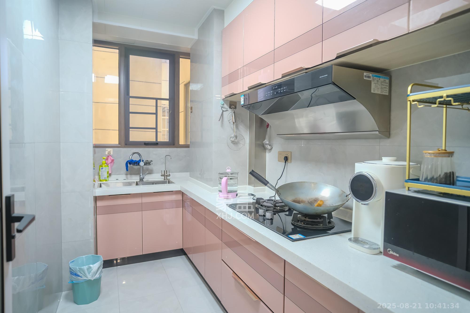 星城春晓  3室2厅2卫    99.8万厨房