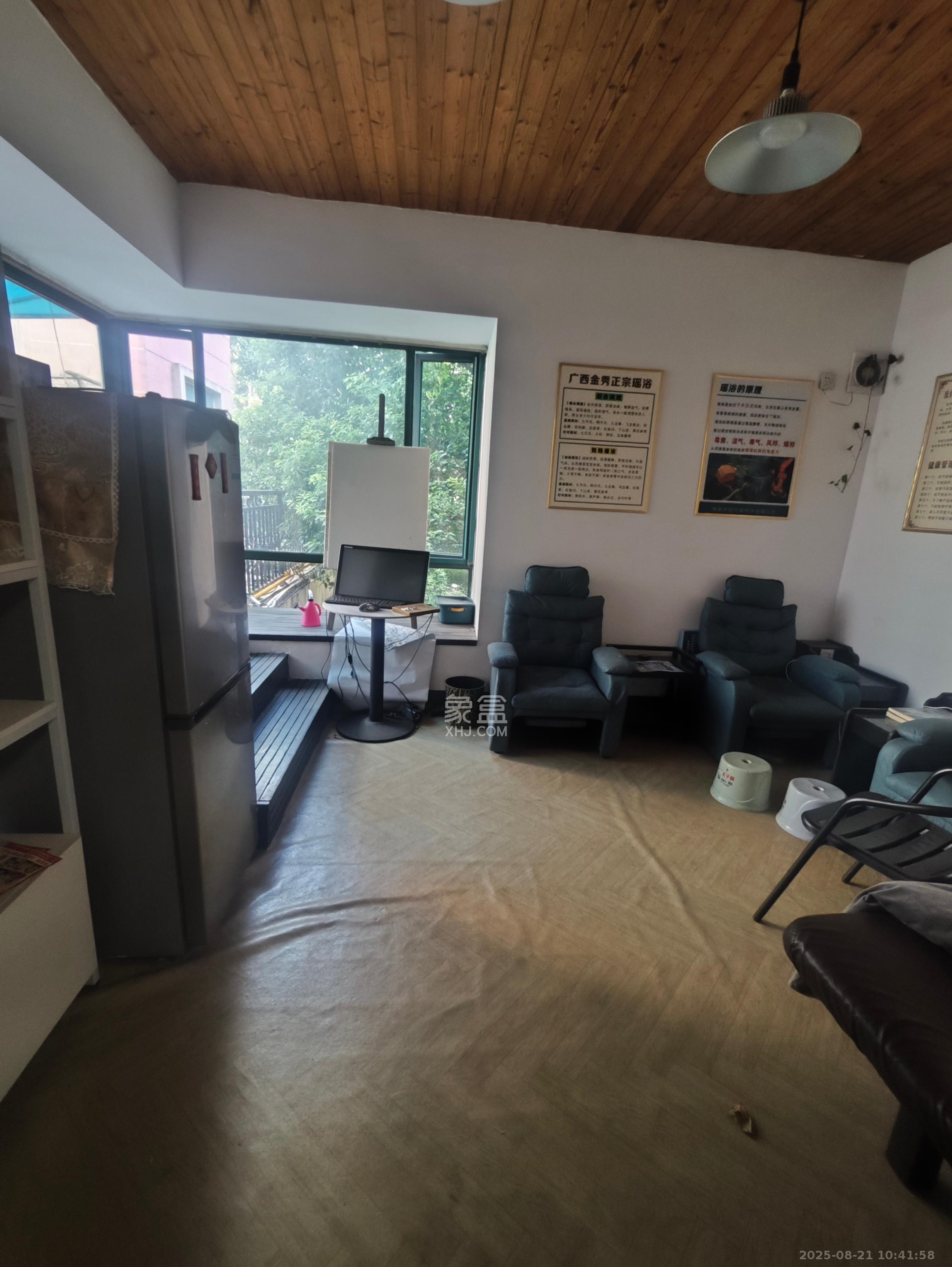 亚华香舍花都 3室1厅1卫 4000.0元/月 亚华香舍花都 3室1厅1卫 4000.0元/月室内图