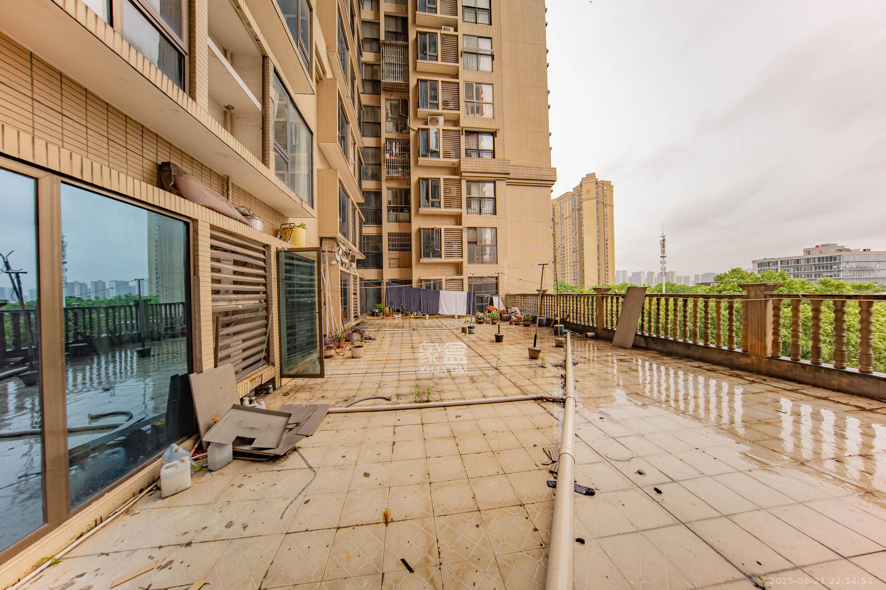 江山帝景哈佛  4室2厅2卫    140.0万其他