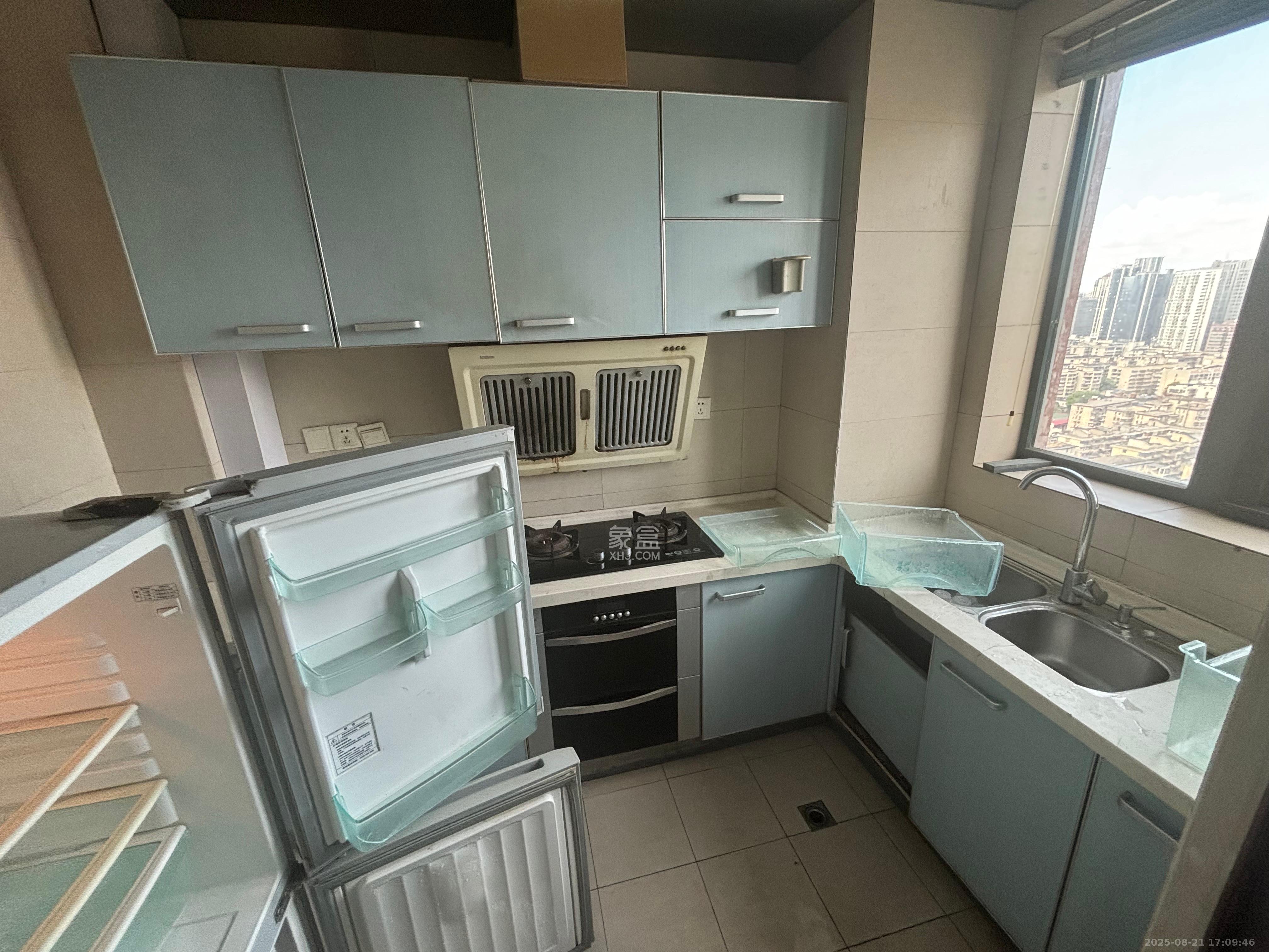 新青年公寓  3室2厅1卫    2800.0元/月室内图