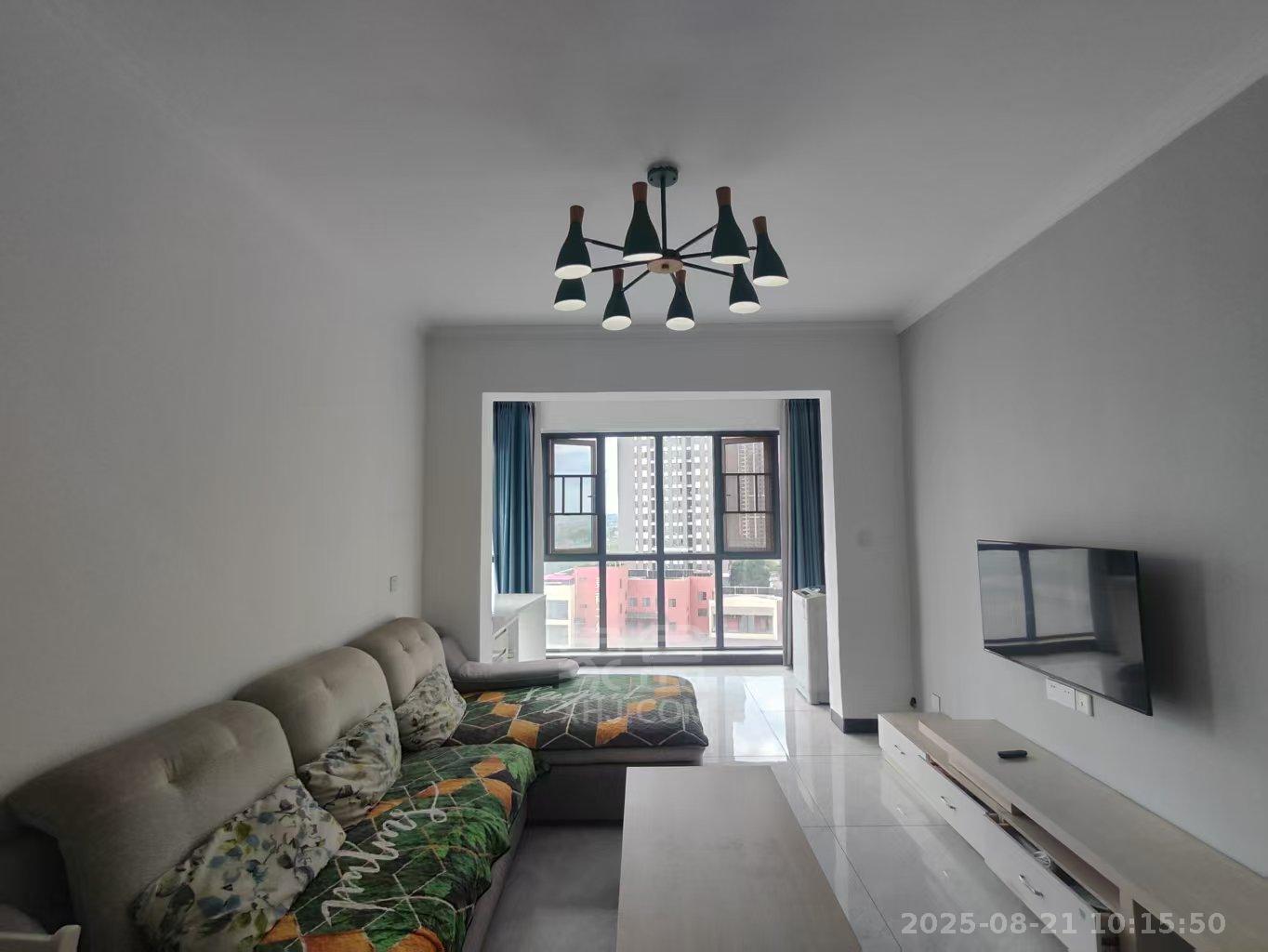 春藤小镇 3室2厅1卫 1500.0元/月 春藤小镇 3室2厅1卫 1500.0元/月室内图