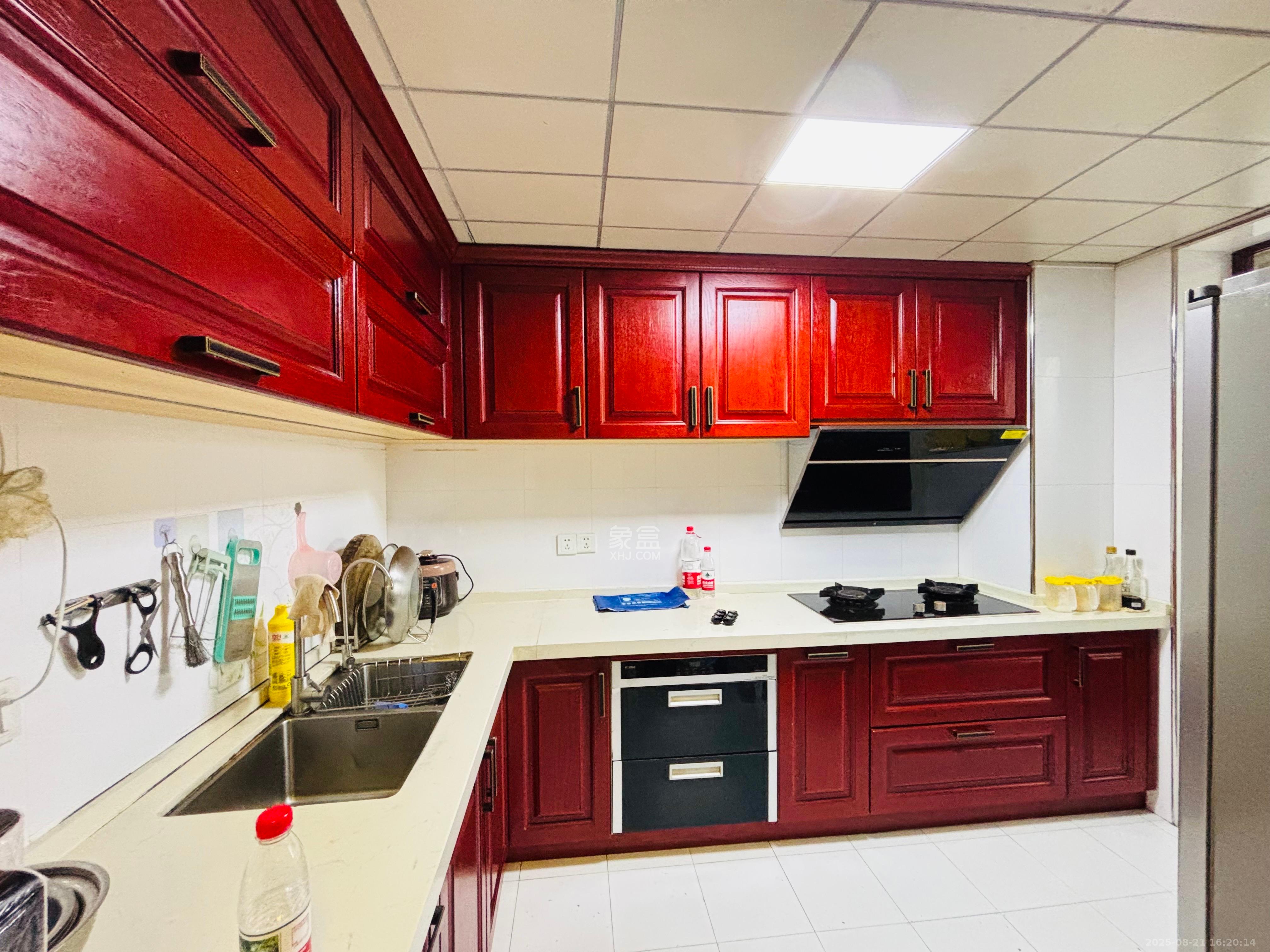 西街花园  4室2厅2卫    4800.0元/月室内图