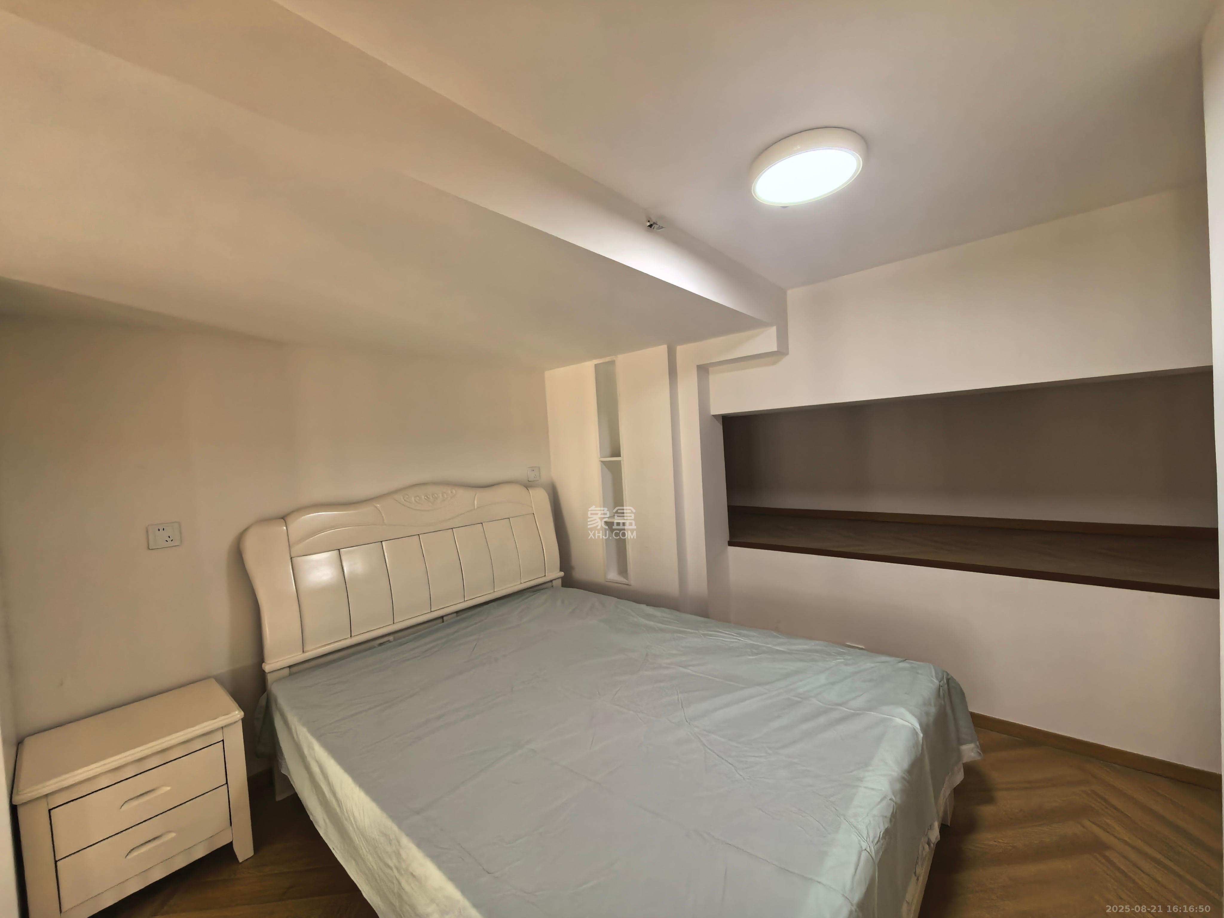 力高凤凰新天  1室1厅1卫    2300.0元/月 力高凤凰新天  1室1厅1卫    2300.0元/月室内图