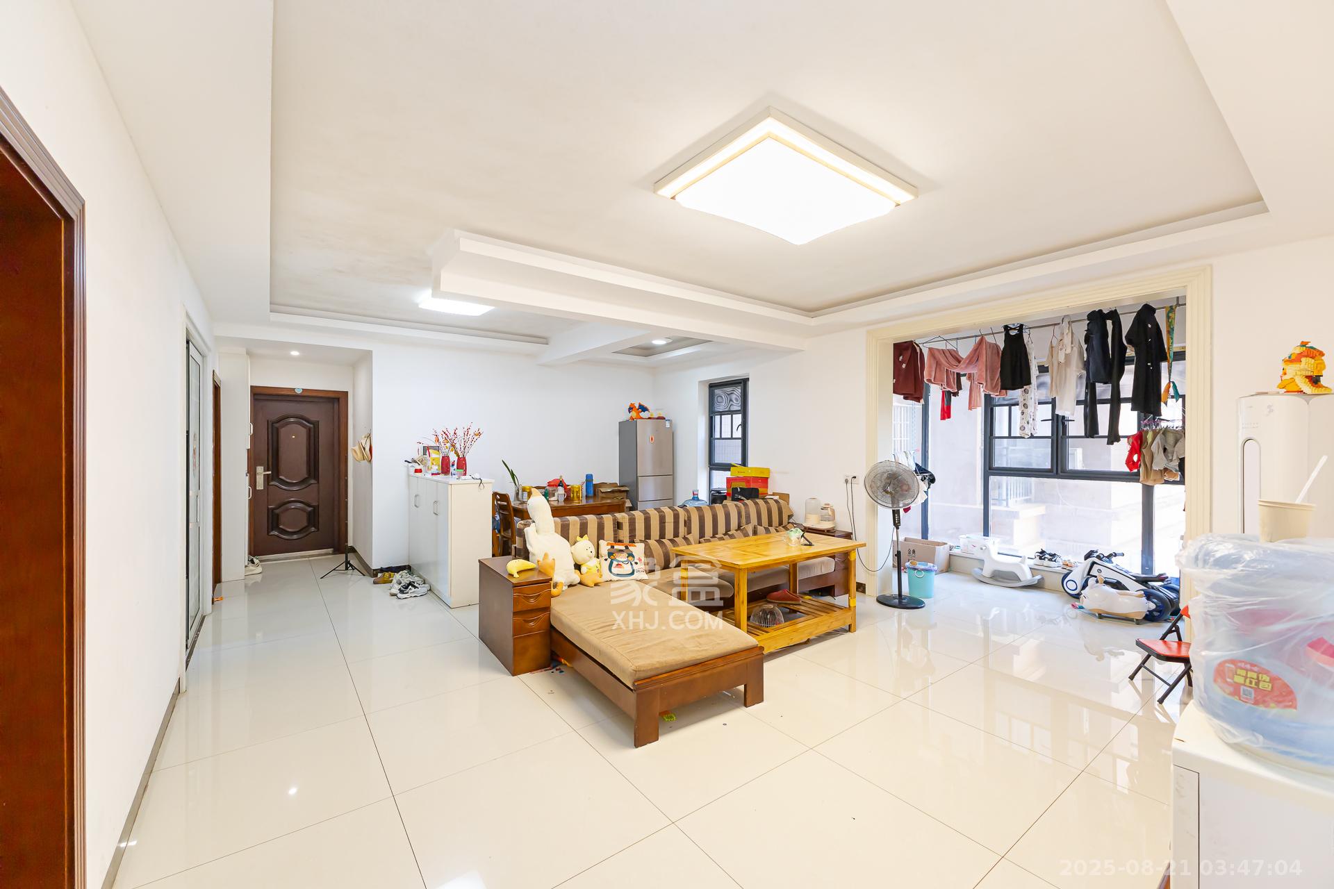 润和之悦(金泽园) 4室2厅1卫 89.0万 润和之悦(金泽园) 4室2厅1卫 89.0万客厅