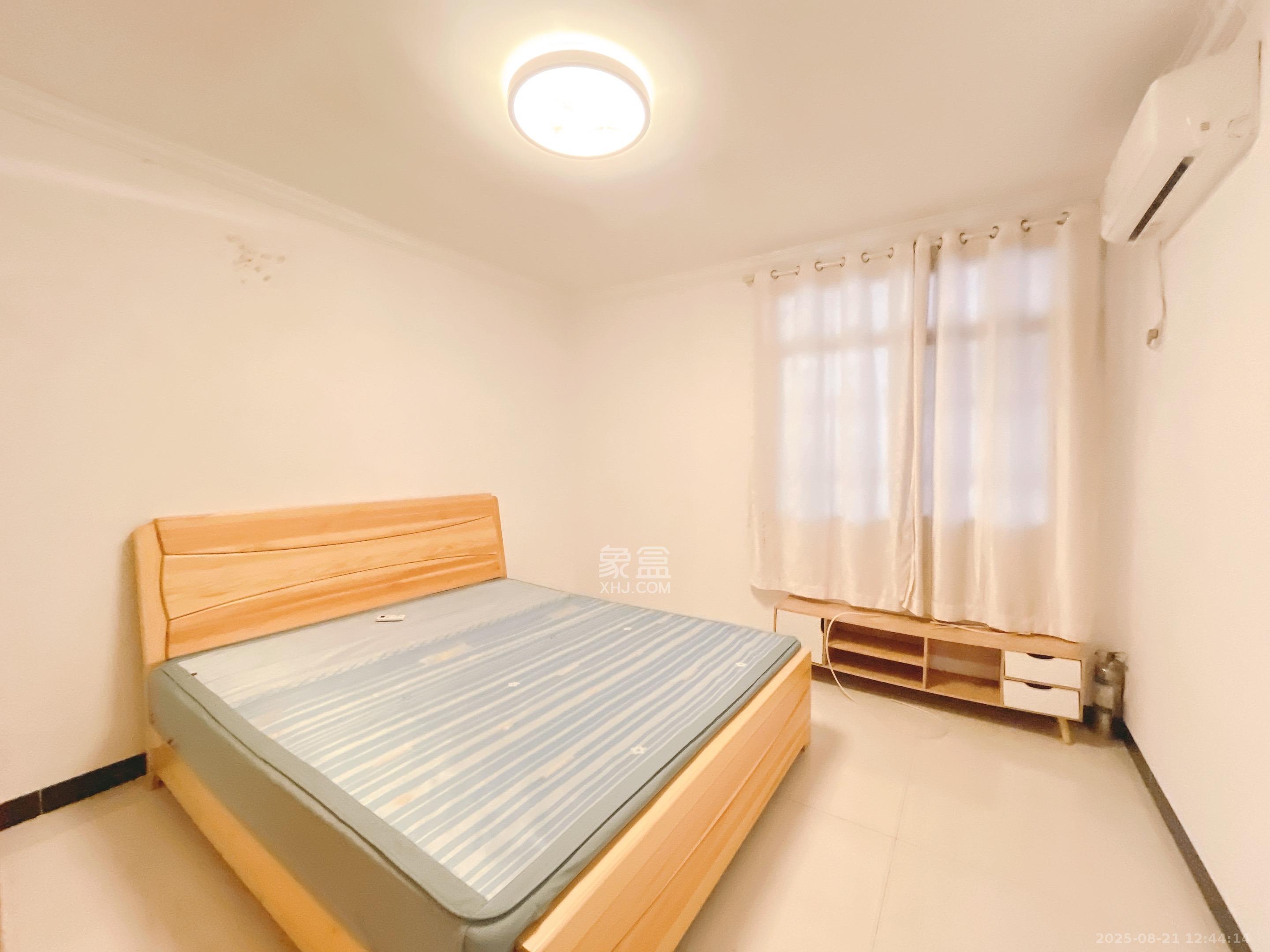 隆华金属宿舍  2室1厅1卫    2500.0元/月 隆华金属宿舍  2室1厅1卫    2500.0元/月室内图