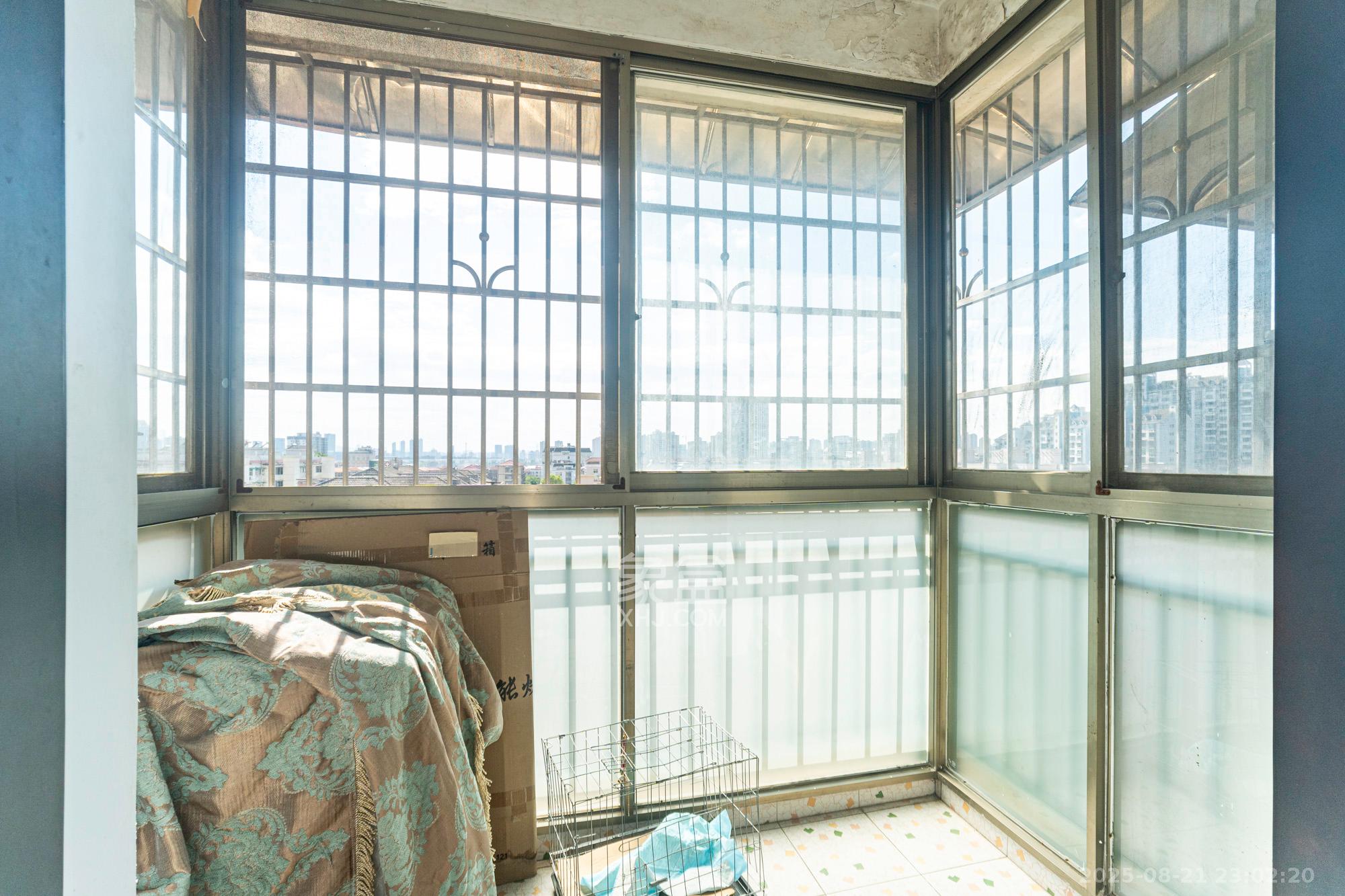 星沙商业步行街 2室2厅1卫 41.8万 星沙商业步行街 2室2厅1卫 41.8万阳台