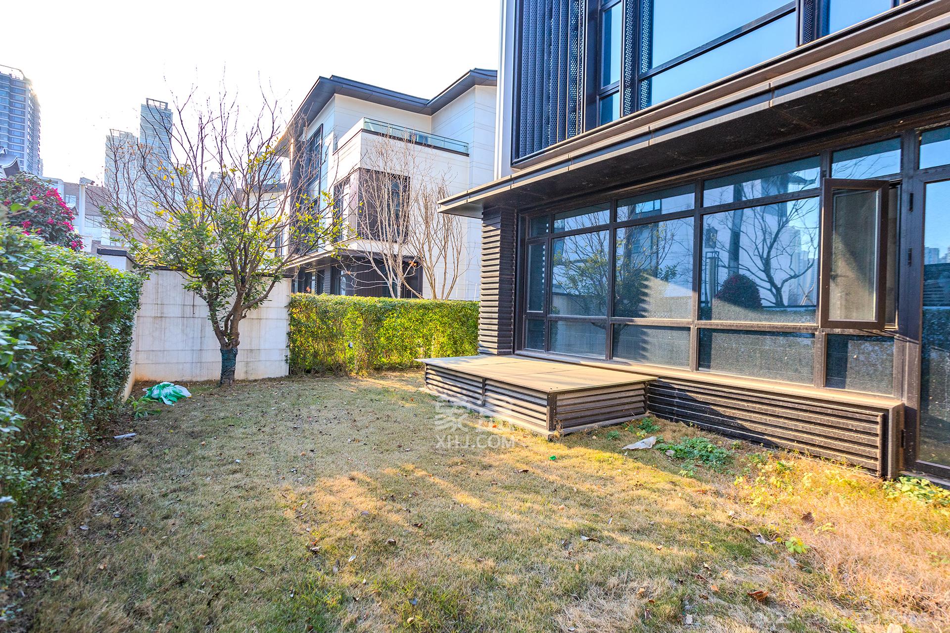 长房润和湘江玥 6室2厅4卫 700.0万 长房润和湘江玥 6室2厅4卫 700.0万其他