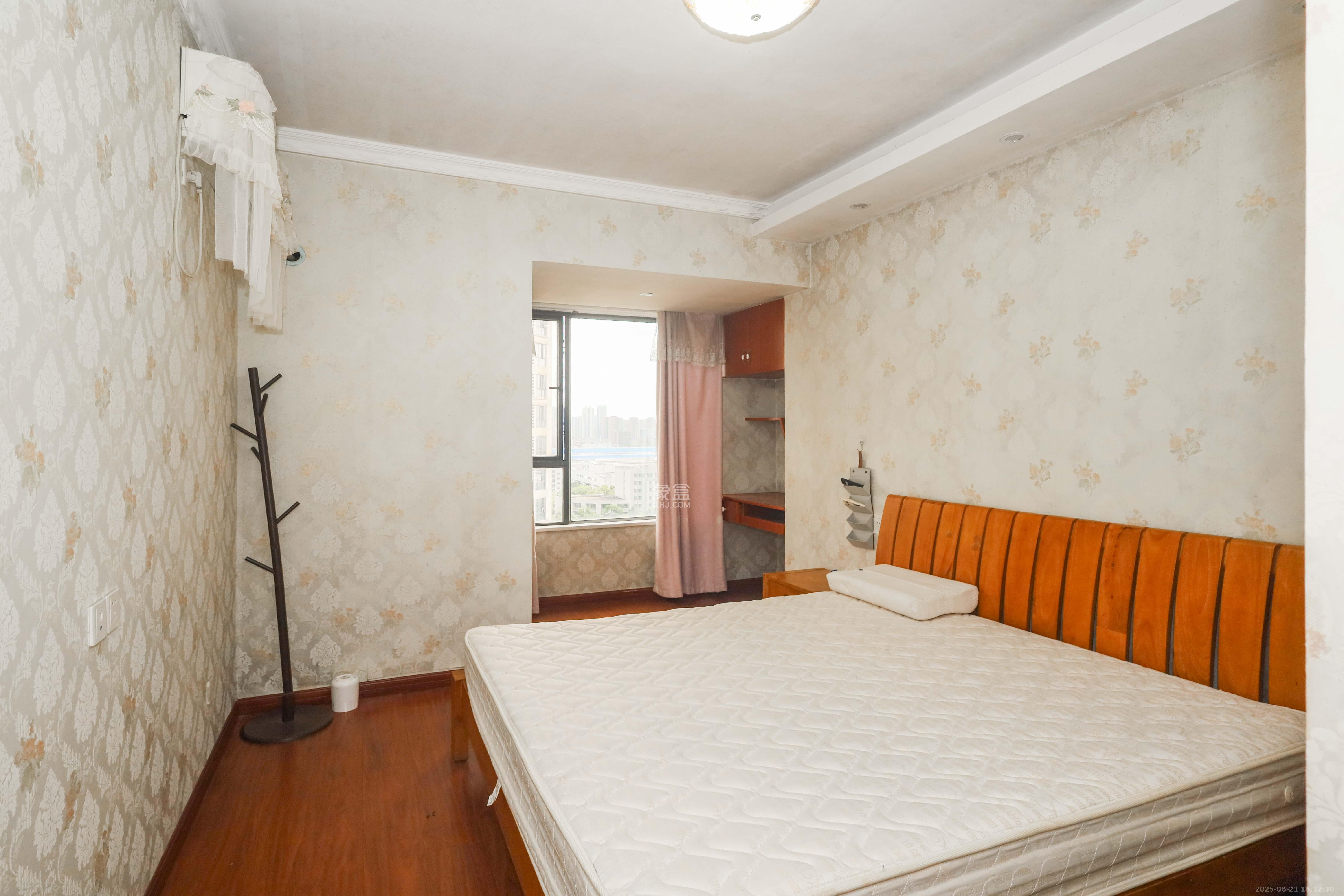 保利麓谷林语C区 2室2厅1卫 68.0万 保利麓谷林语C区 2室2厅1卫 68.0万卧室