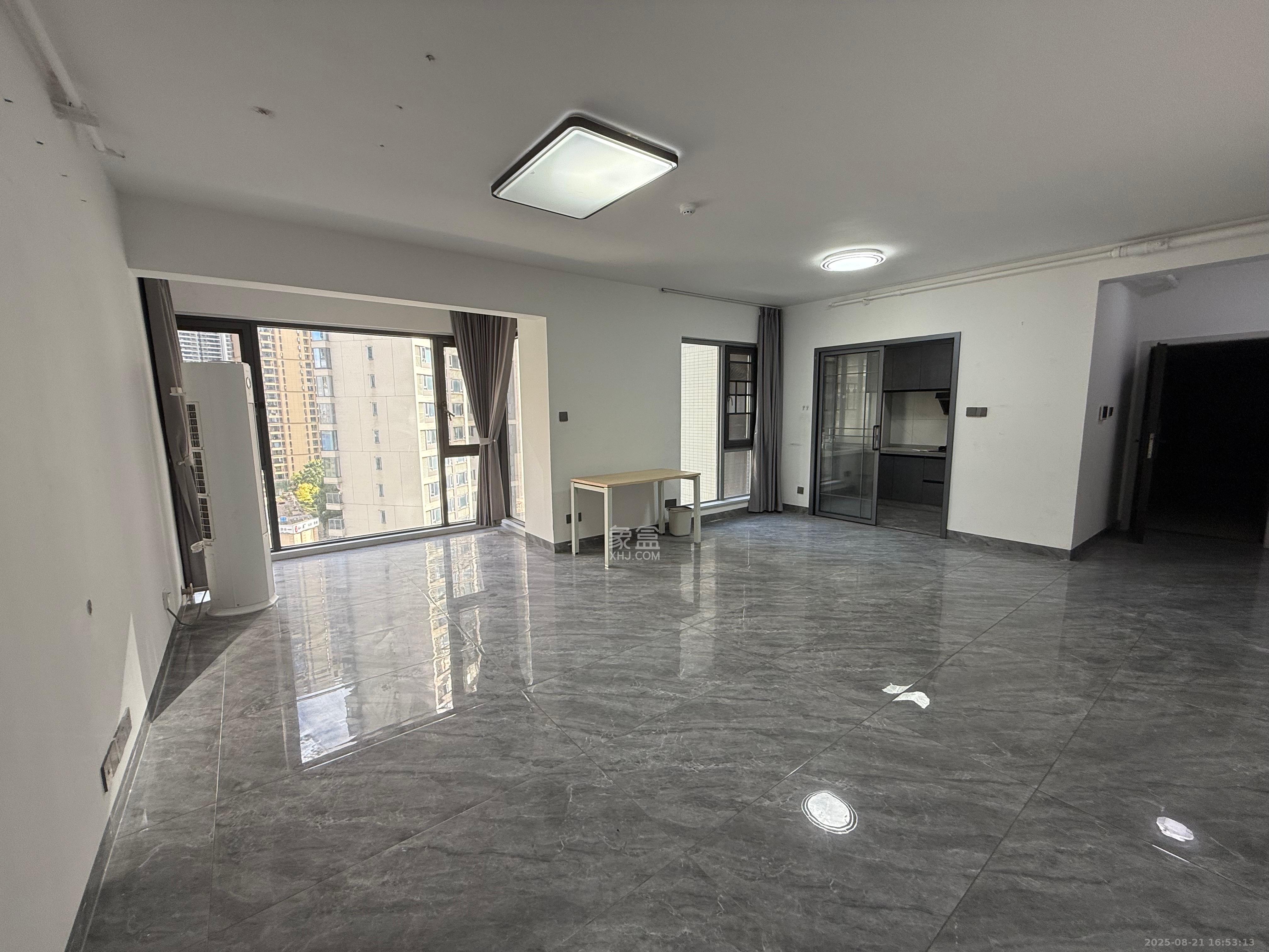 保利天禧D区 4室2厅2卫 3800.0元/月 保利天禧D区 4室2厅2卫 3800.0元/月室内图