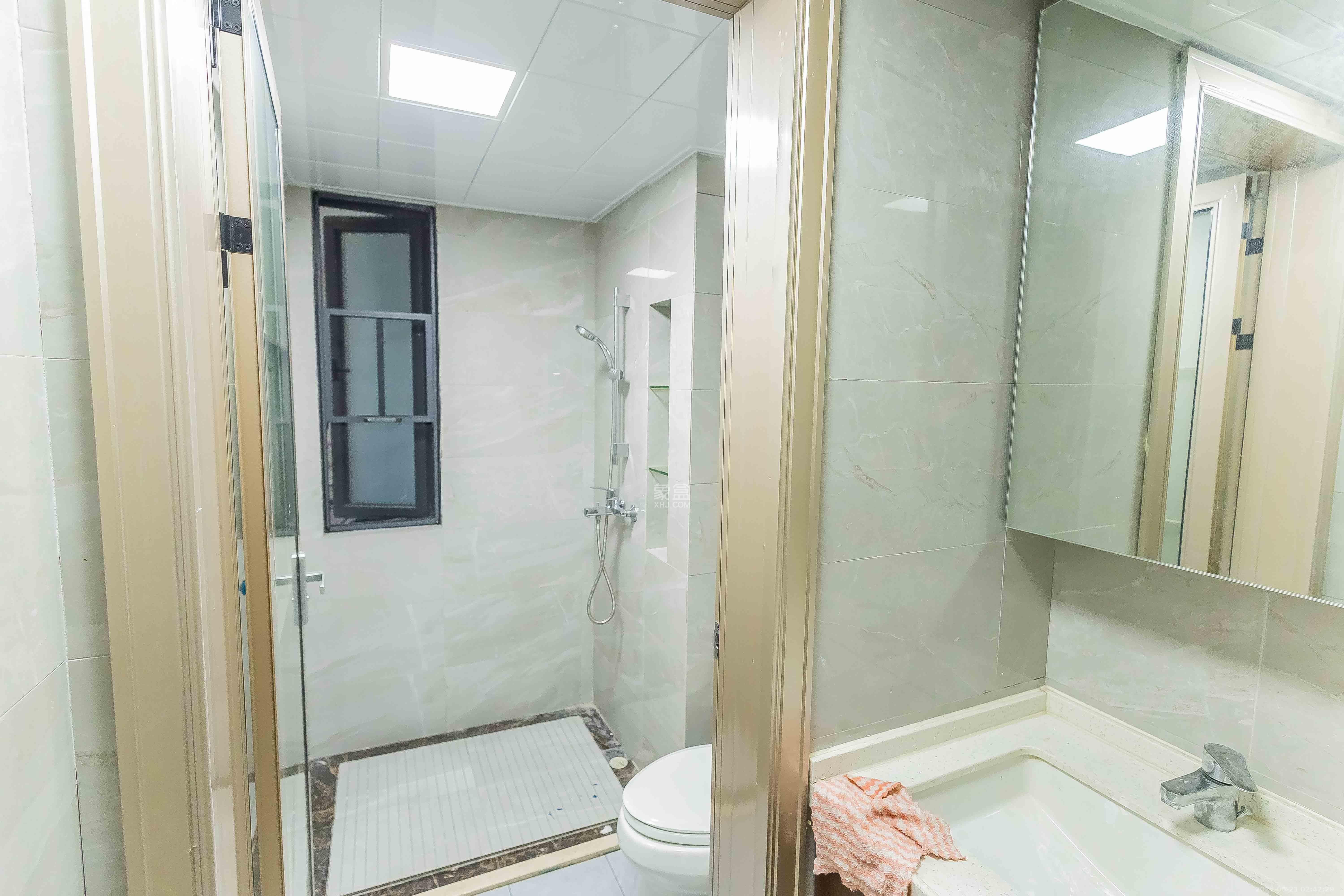 绿地长沙城际空间站(绿地新里佳苑)  1室0厅0卫    158.0万 绿地长沙城际空间站(绿地新里佳苑)  1室0厅0卫    158.0万其他