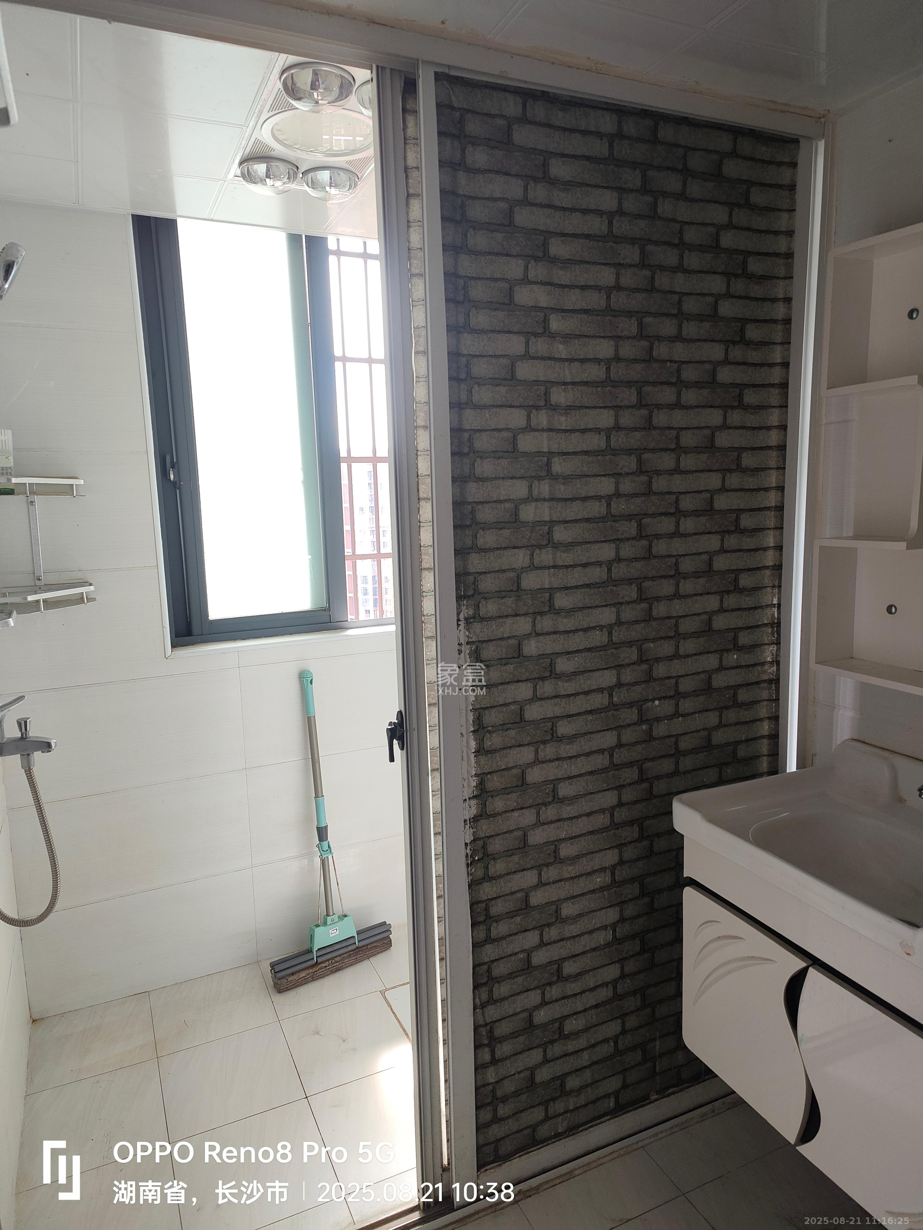 海德公园  3室2厅1卫    1900.0元/月 海德公园  3室2厅1卫    1900.0元/月室内图