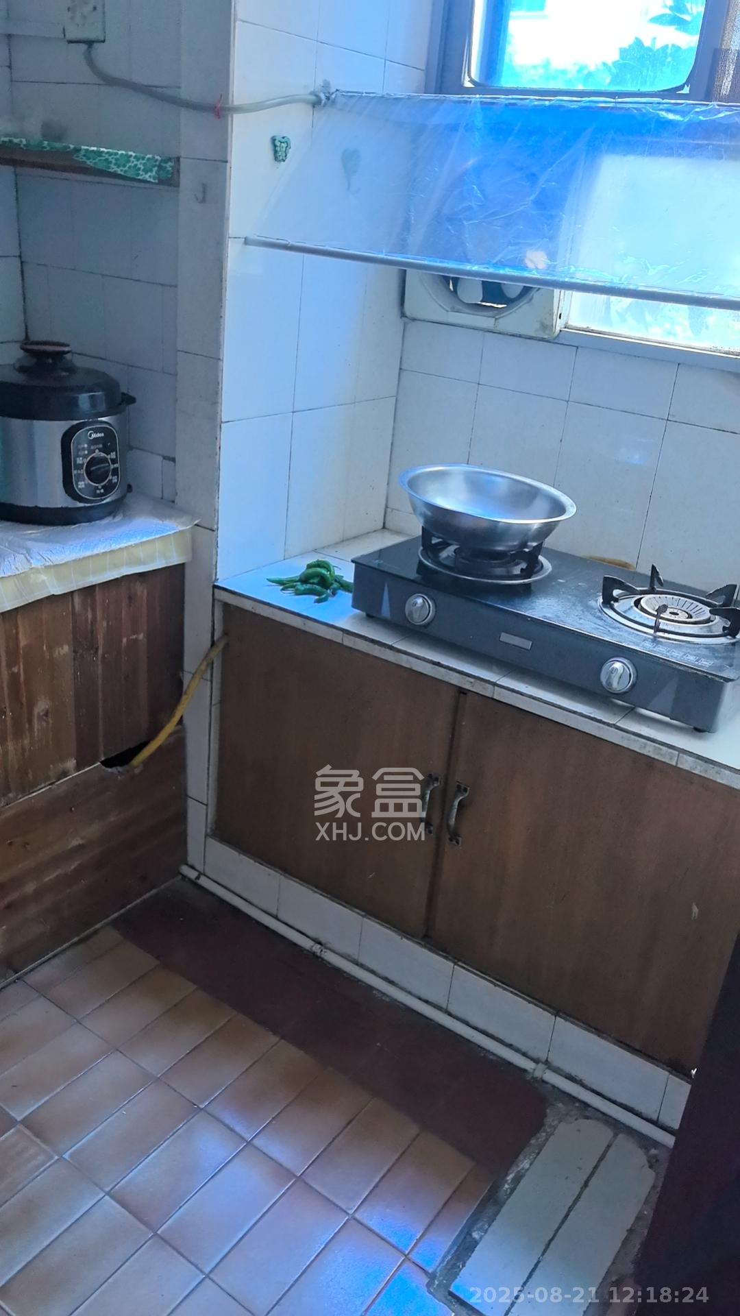 省木材公司宿舍(原欧园木材厂宿舍) 2室1厅1卫 1500.0元/月 省木材公司宿舍(原欧园木材厂宿舍) 2室1厅1卫 1500.0元/月室内图