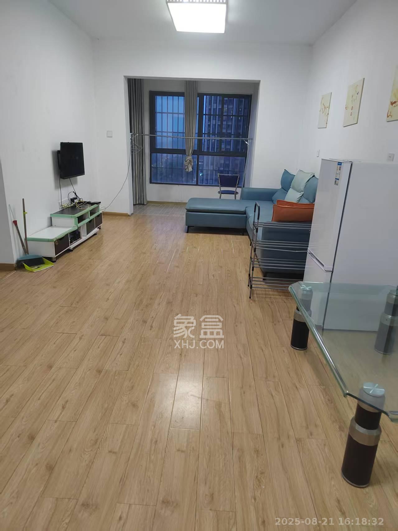 天麓尚层 3室2厅1卫 2200.0元/月 天麓尚层 3室2厅1卫 2200.0元/月室内图