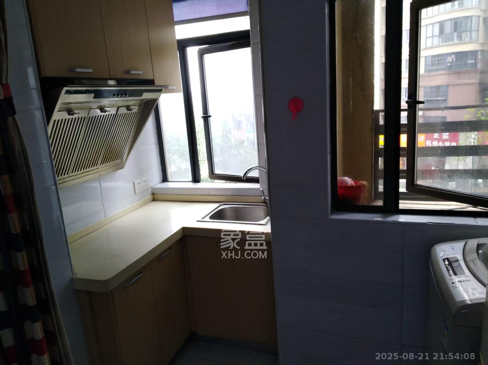 保利麓谷林语I区  1室1厅1卫   1100.00元/月室内图