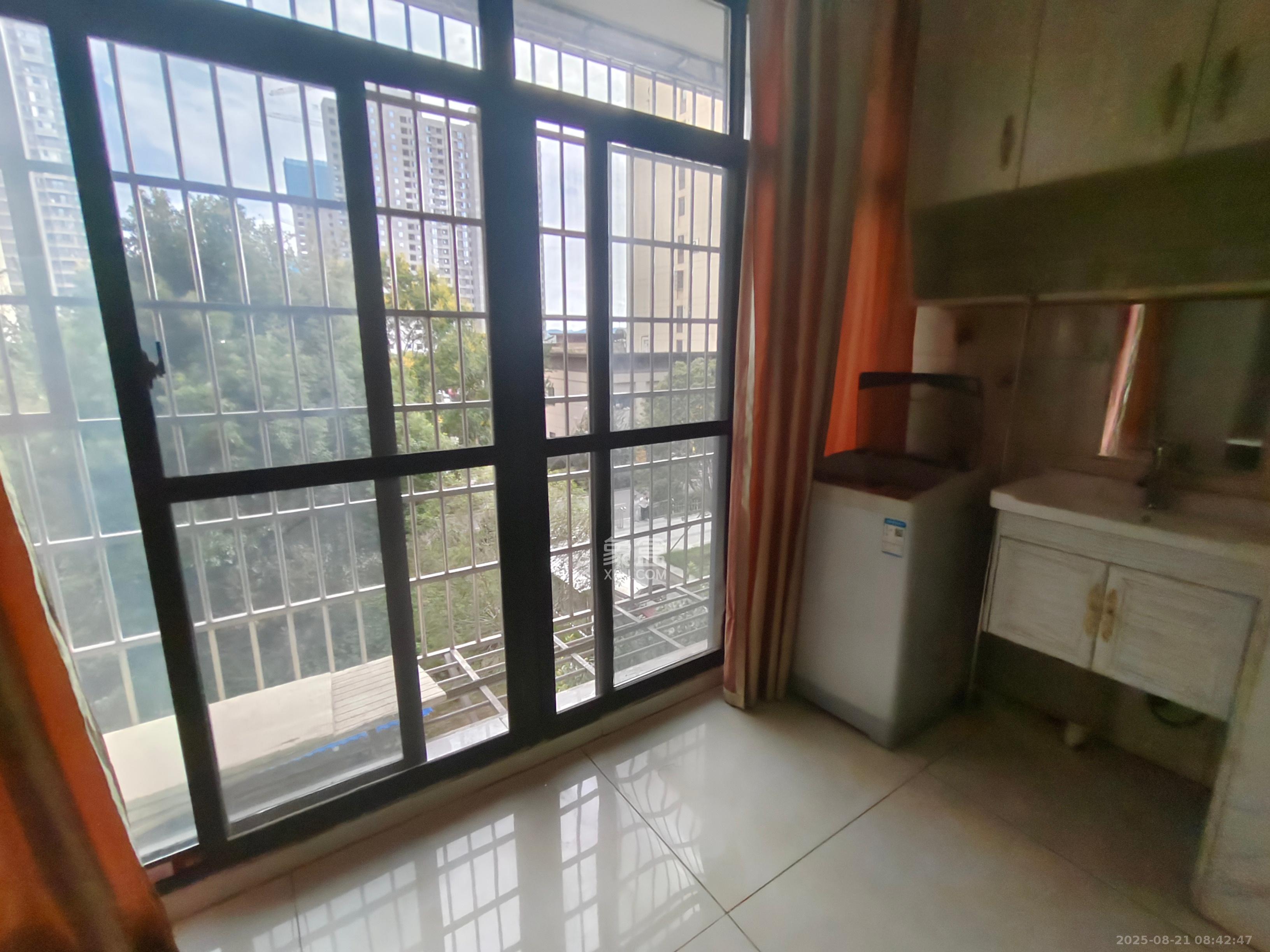 和康园小区 2室1厅1卫 1100.0元/月 和康园小区 2室1厅1卫 1100.0元/月室内图