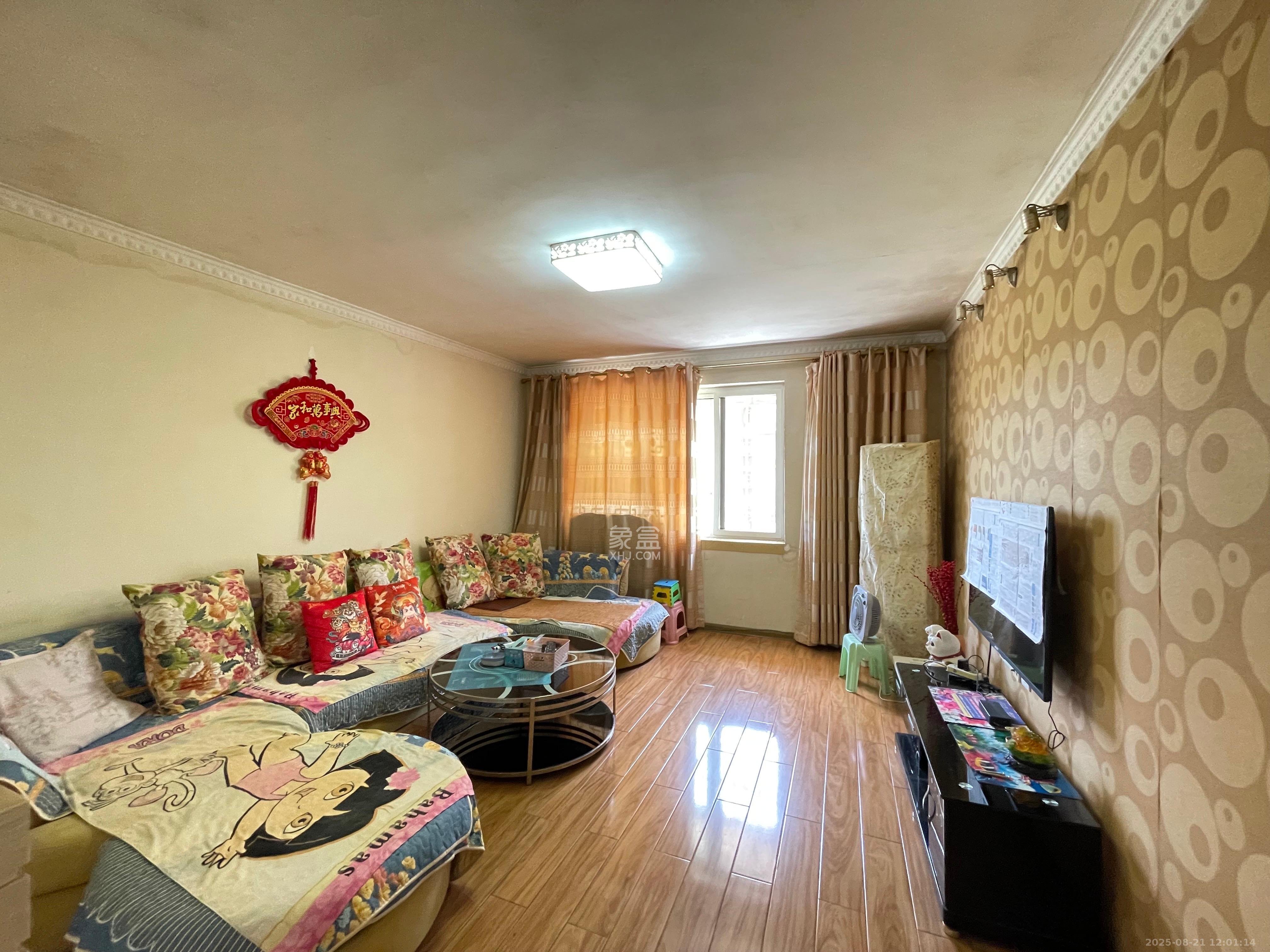 东岸锦城(东方人家)  3室2厅1卫    1800.0元/月 东岸锦城(东方人家)  3室2厅1卫    1800.0元/月室内图