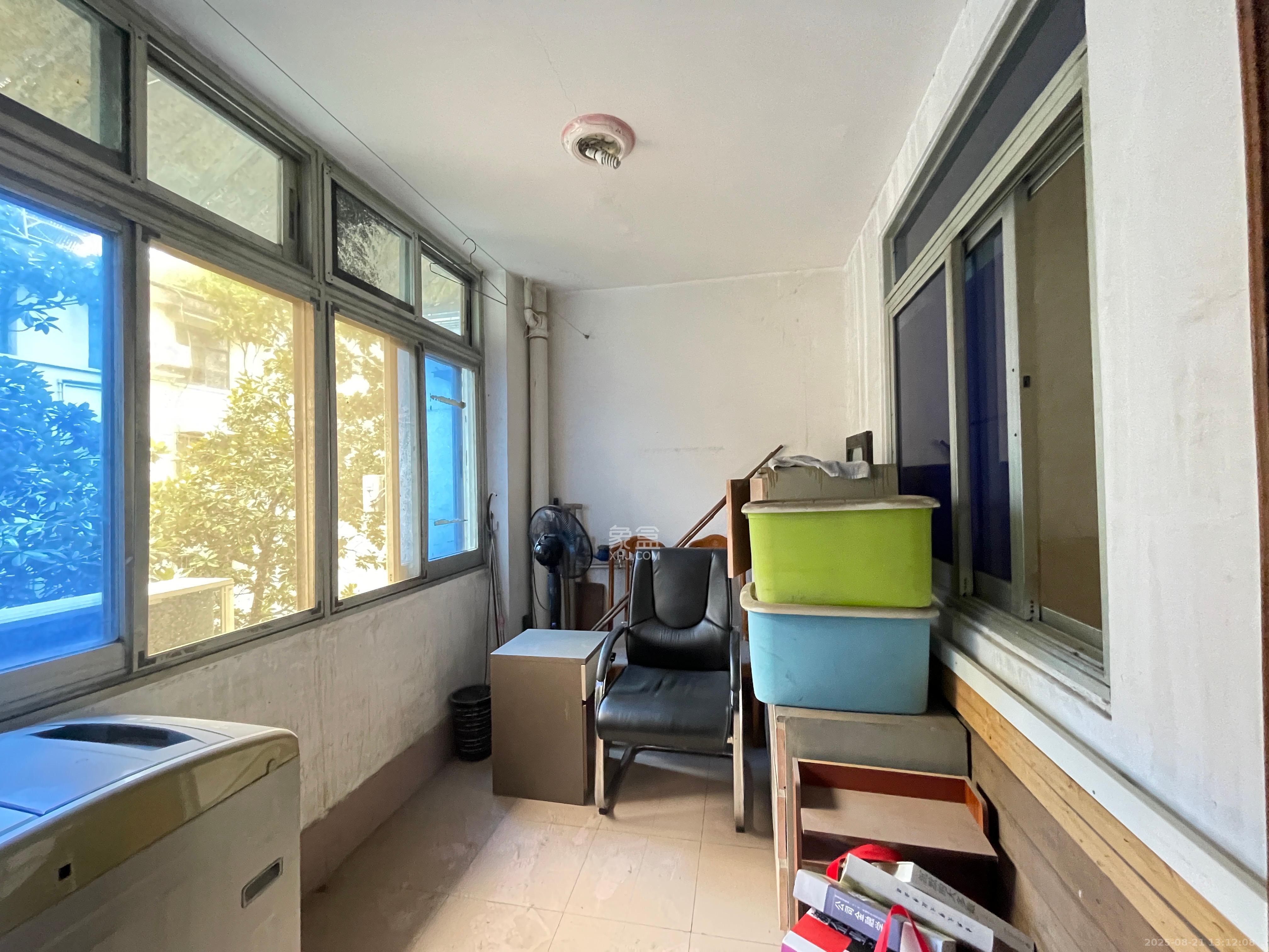 二十一中宿舍 3室1厅1卫 1400.0元/月 二十一中宿舍 3室1厅1卫 1400.0元/月室内图