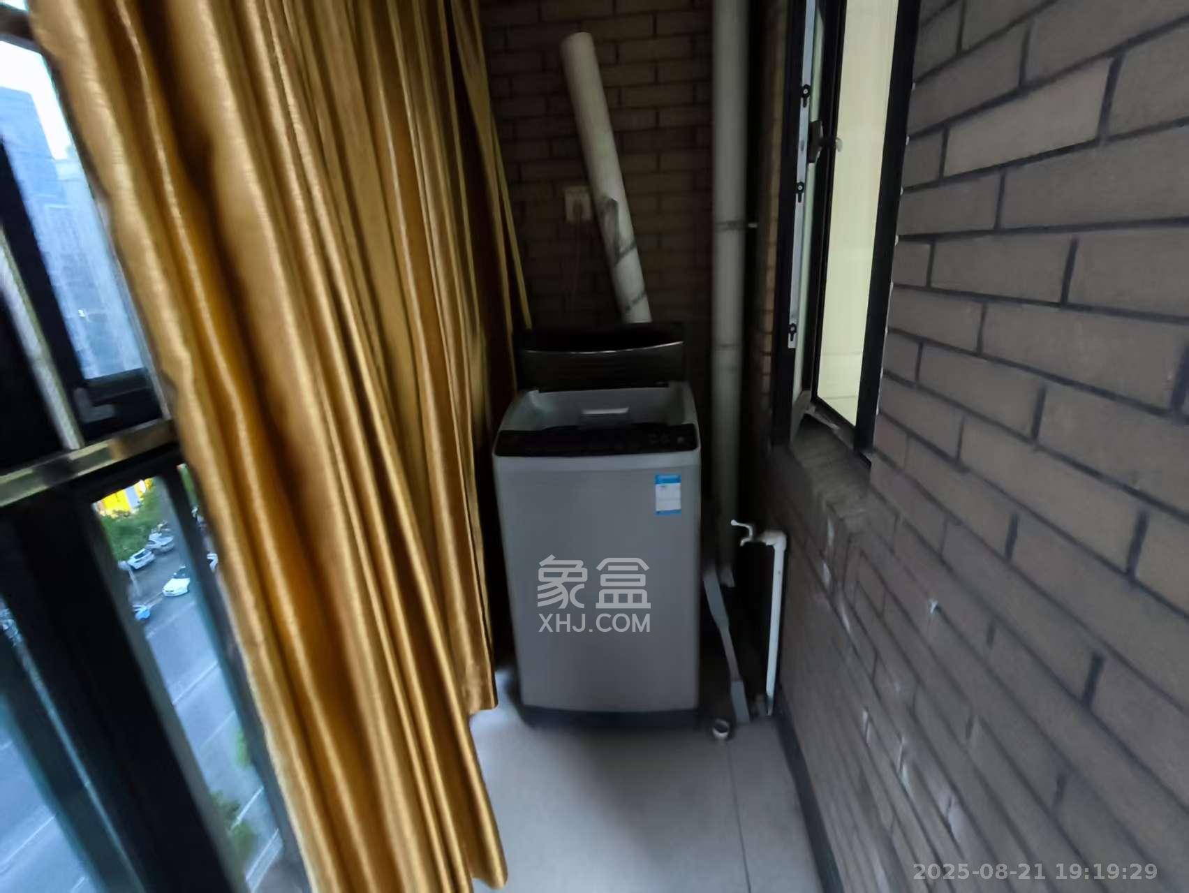 三江花中城 3室2厅1卫 2500.0元/月 三江花中城 3室2厅1卫 2500.0元/月室内图