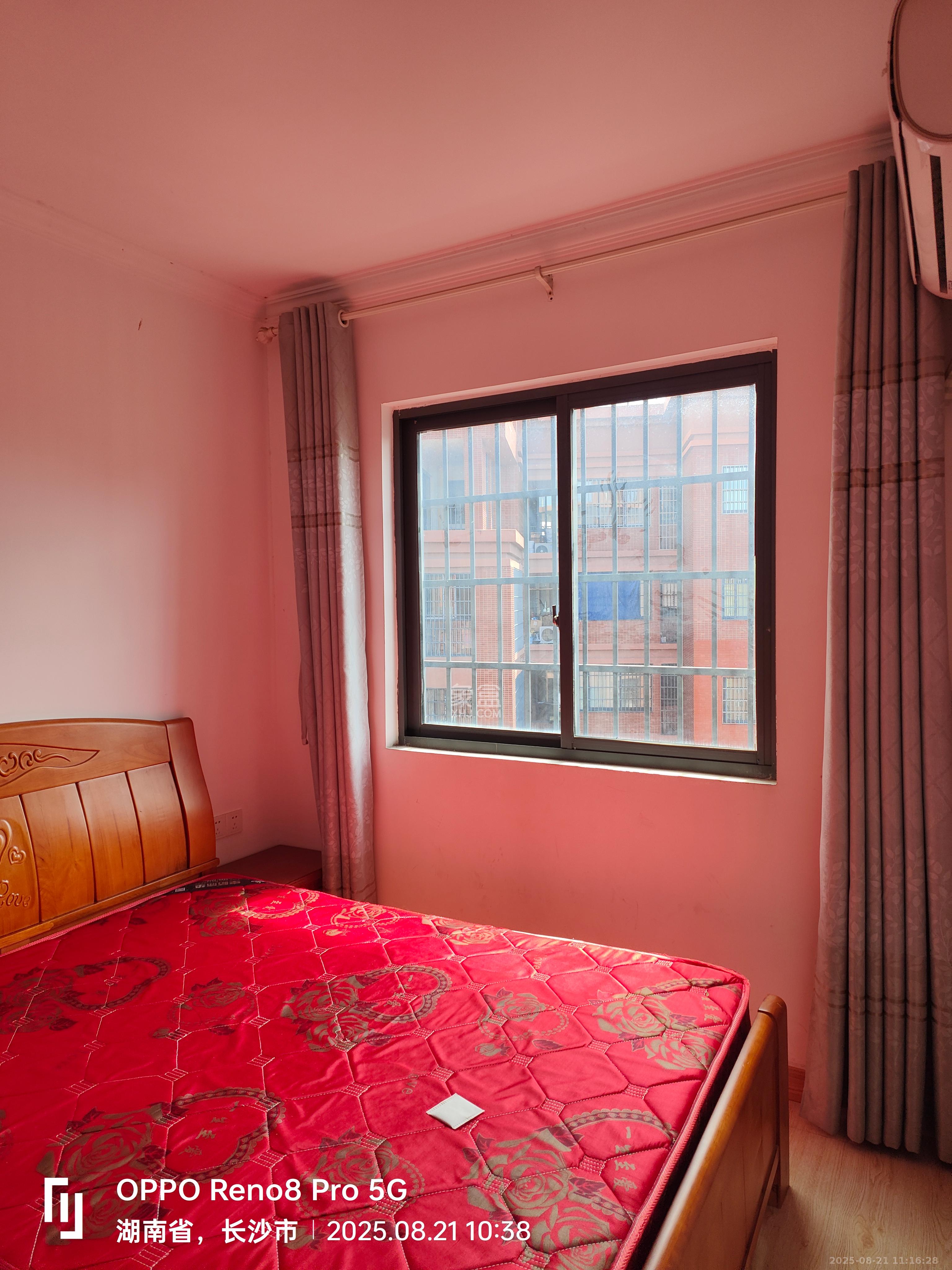 海德公园  3室2厅1卫    1900.0元/月 海德公园  3室2厅1卫    1900.0元/月室内图