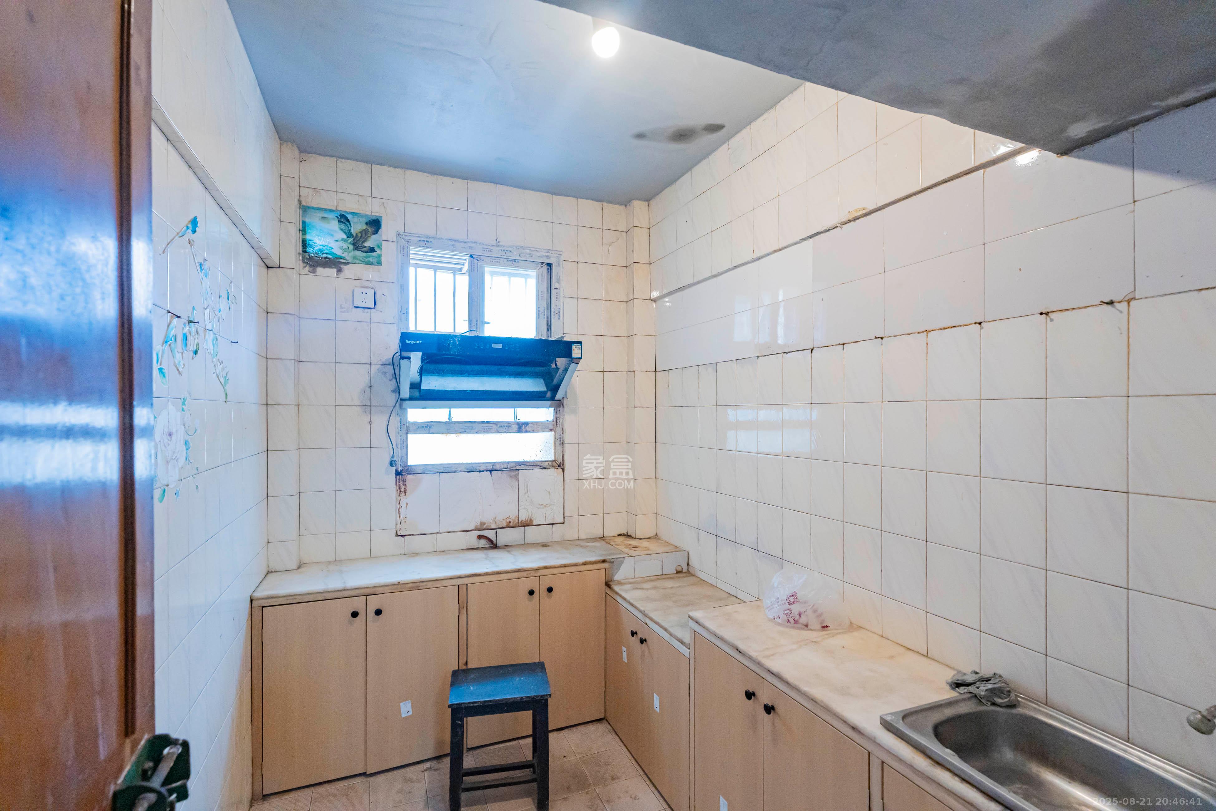 通泰街商居楼  3室1厅1卫    88.0万厨房