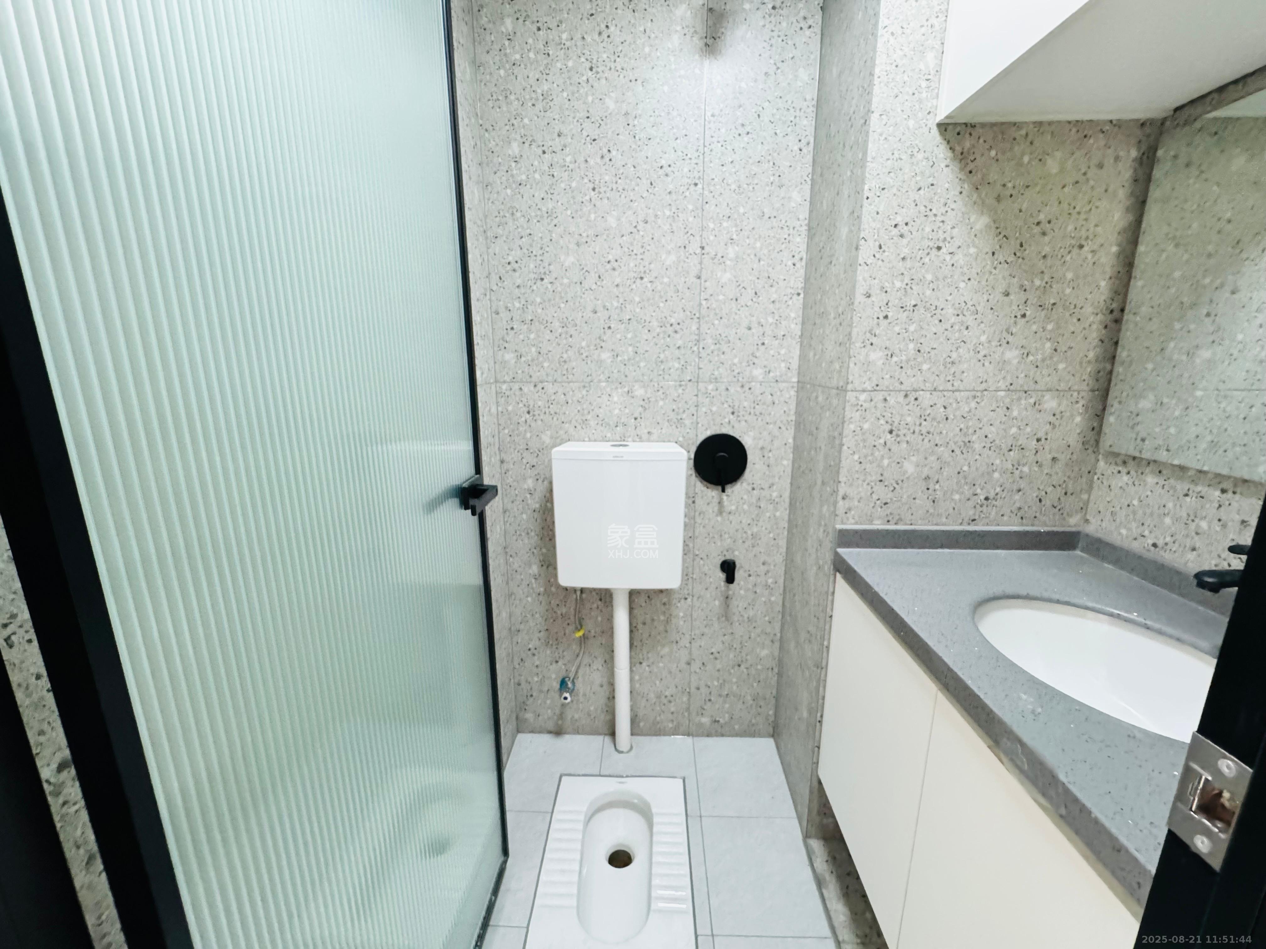 龙湖铂金岛  1室0厅1卫    1500.0元/月室内图