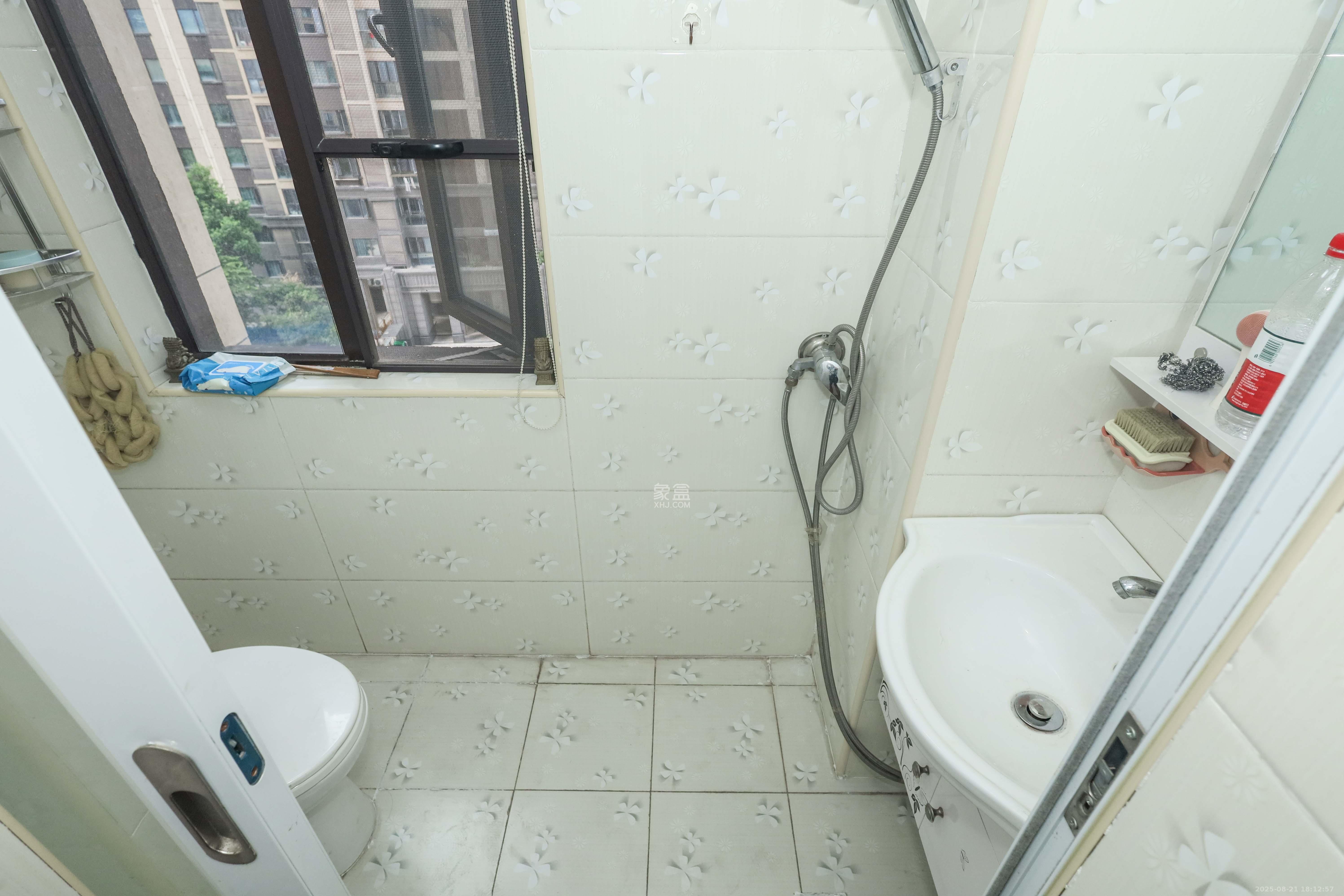 梅溪鑫苑名家  3室2厅2卫    125.0万 梅溪鑫苑名家  3室2厅2卫    125.0万卫生间