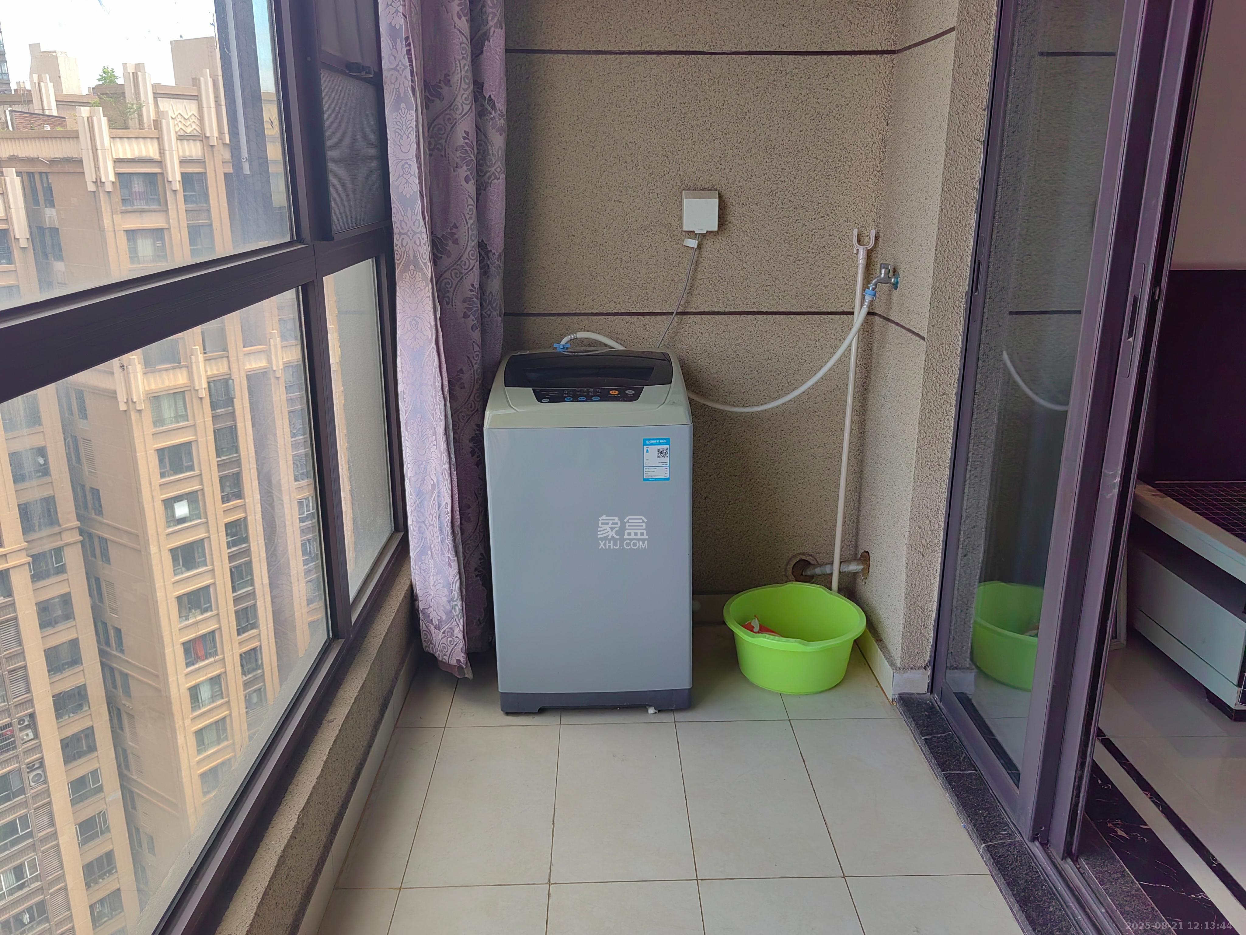 中海国际五期  3室2厅1卫    2200.0元/月室内图