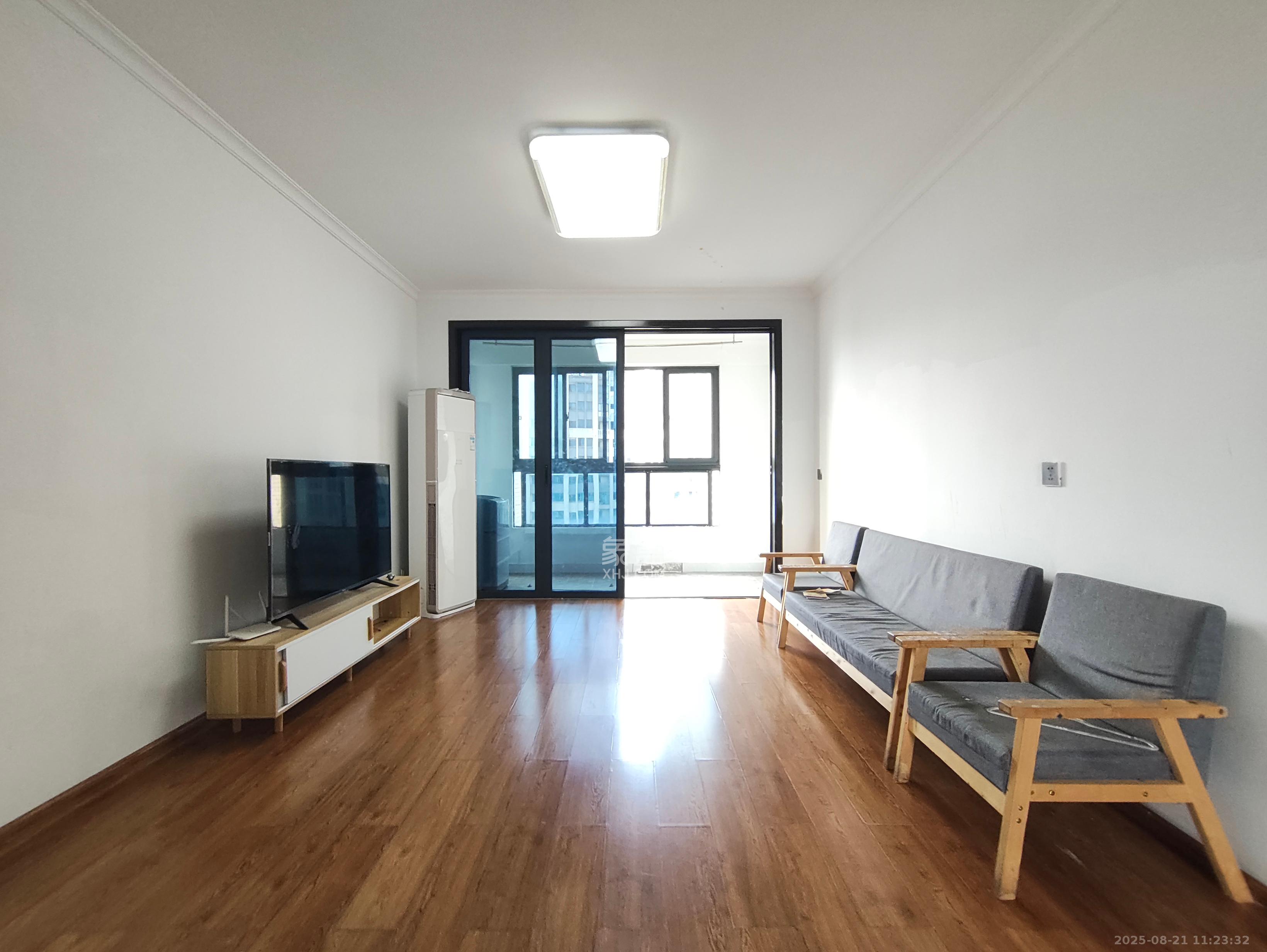 长房半岛蓝湾(观山月) 3室2厅1卫 2500.0元/月 长房半岛蓝湾(观山月) 3室2厅1卫 2500.0元/月室内图