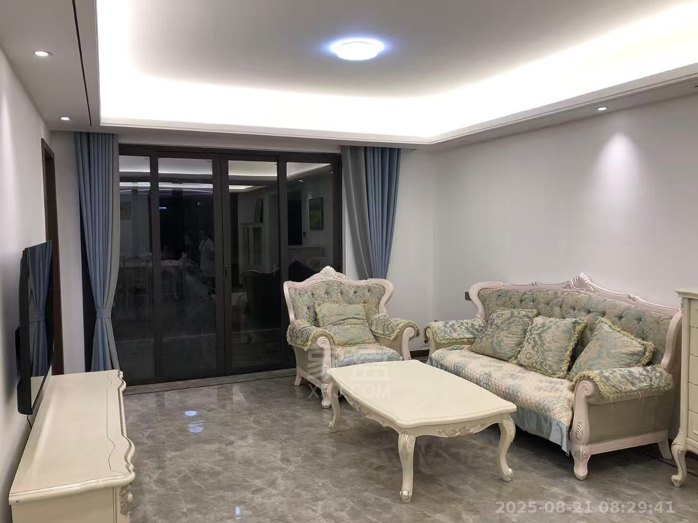 城际空间站 4室2厅2卫 1900.0元/月 城际空间站 4室2厅2卫 1900.0元/月室内图