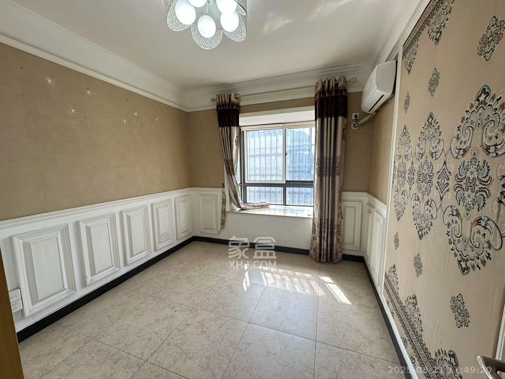 华城广场 2室1厅1卫 2300.0元/月 华城广场 2室1厅1卫 2300.0元/月室内图