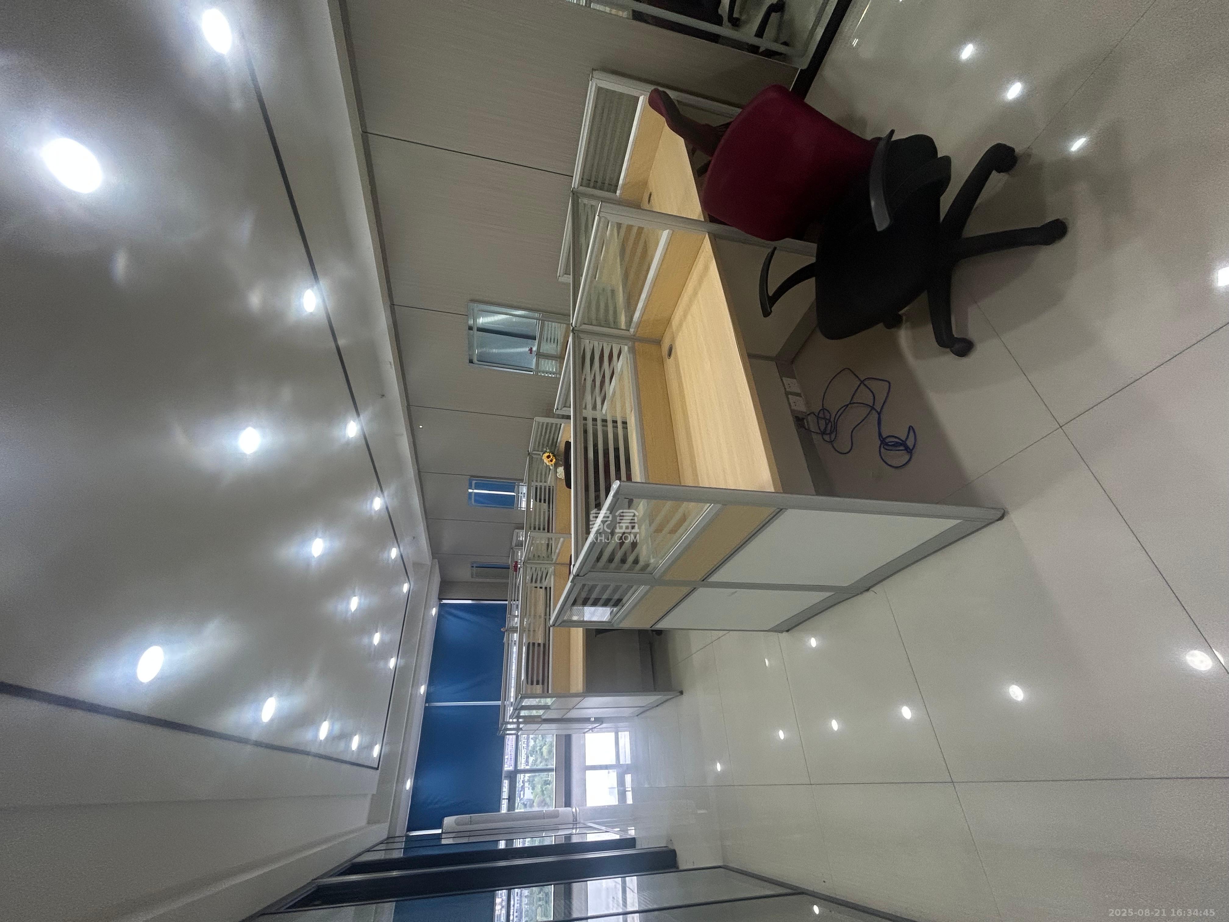 人瑞潇湘国际 2室1厅1卫 4500.0元/月 人瑞潇湘国际 2室1厅1卫 4500.0元/月室内图