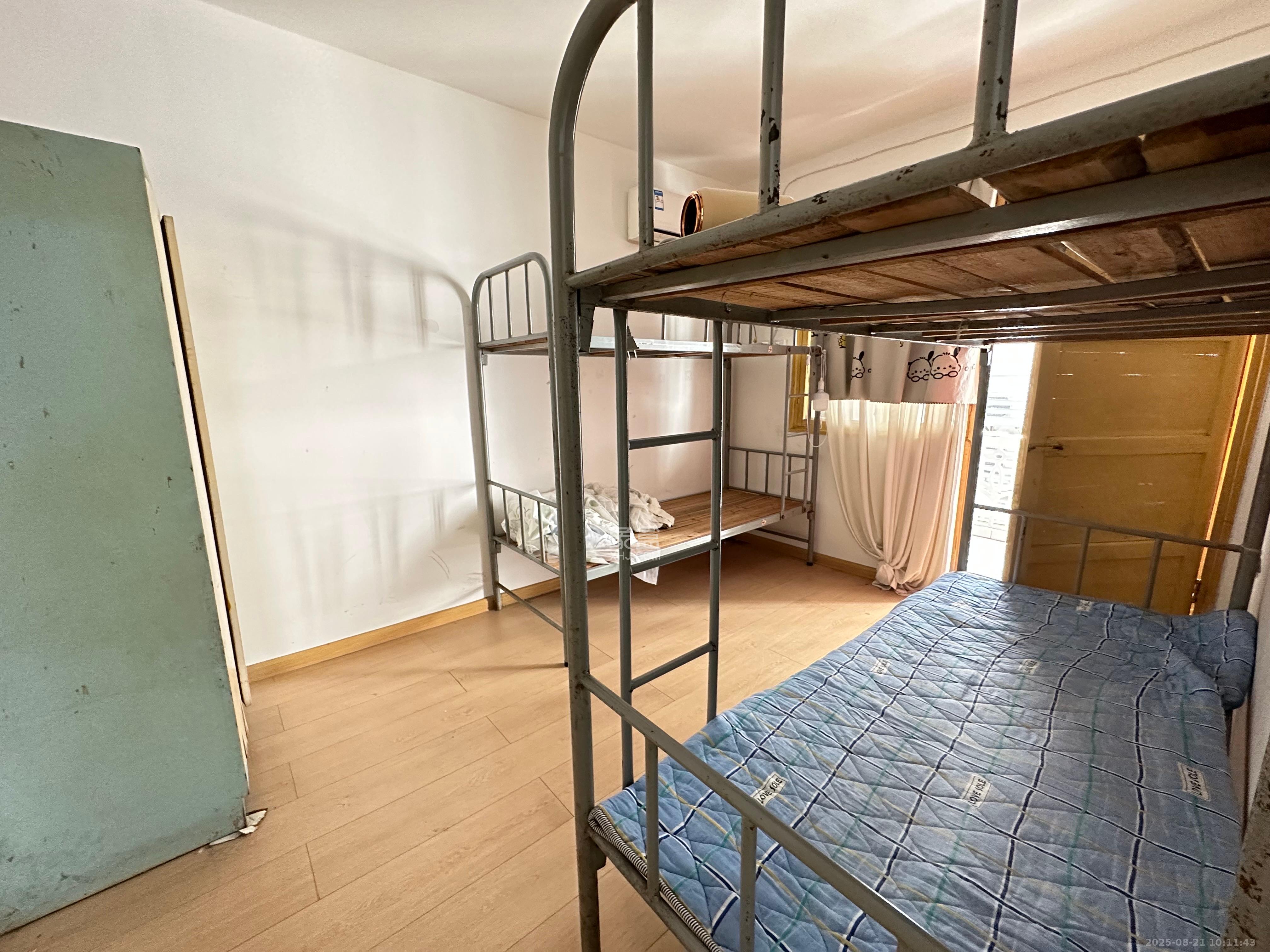 三兴街烟草专卖局宿舍 2室2厅1卫 2000.0元/月 三兴街烟草专卖局宿舍 2室2厅1卫 2000.0元/月室内图