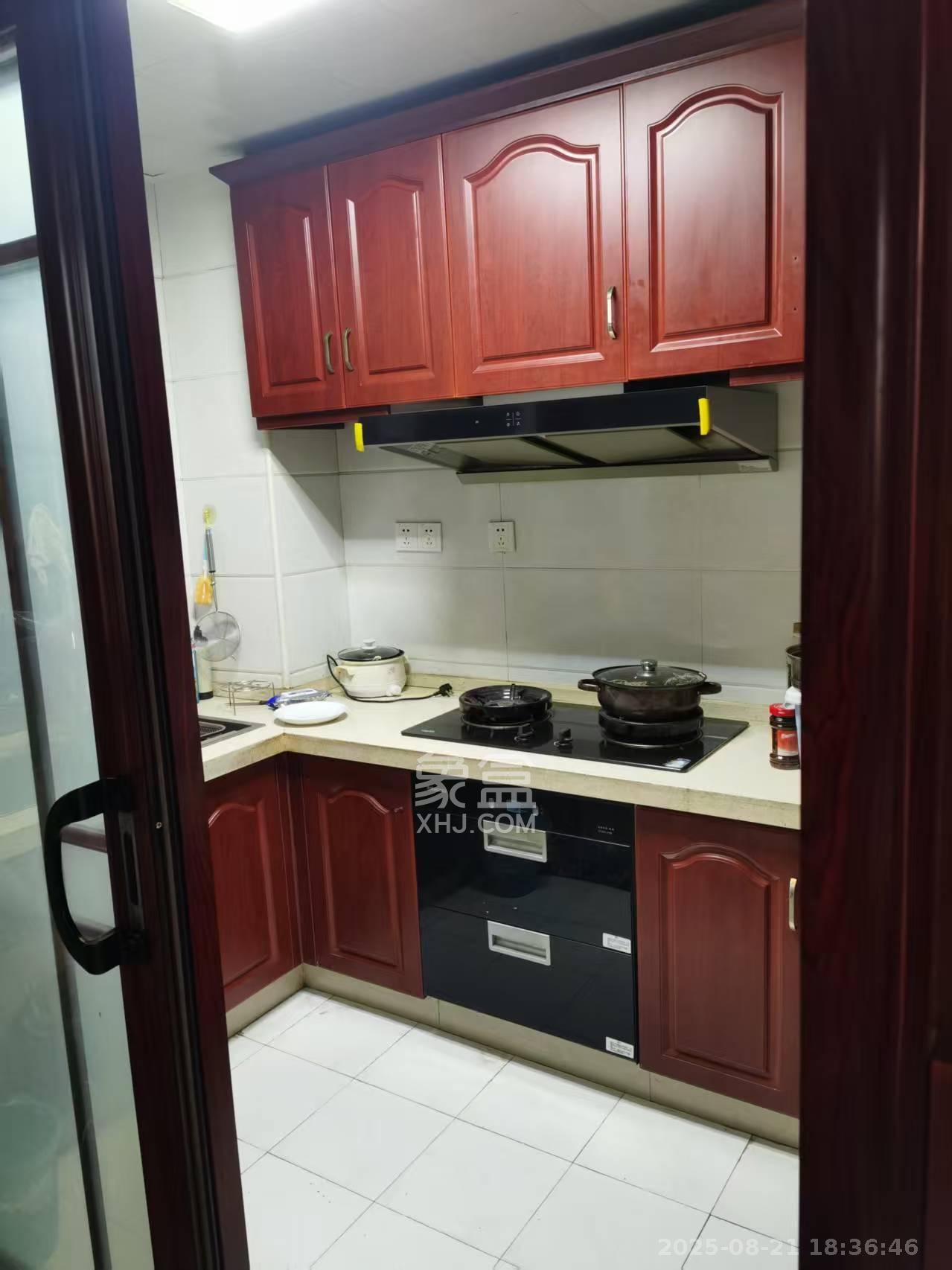 天元涉外景园B区 4室2厅2卫 3000.0元/月 天元涉外景园B区 4室2厅2卫 3000.0元/月室内图