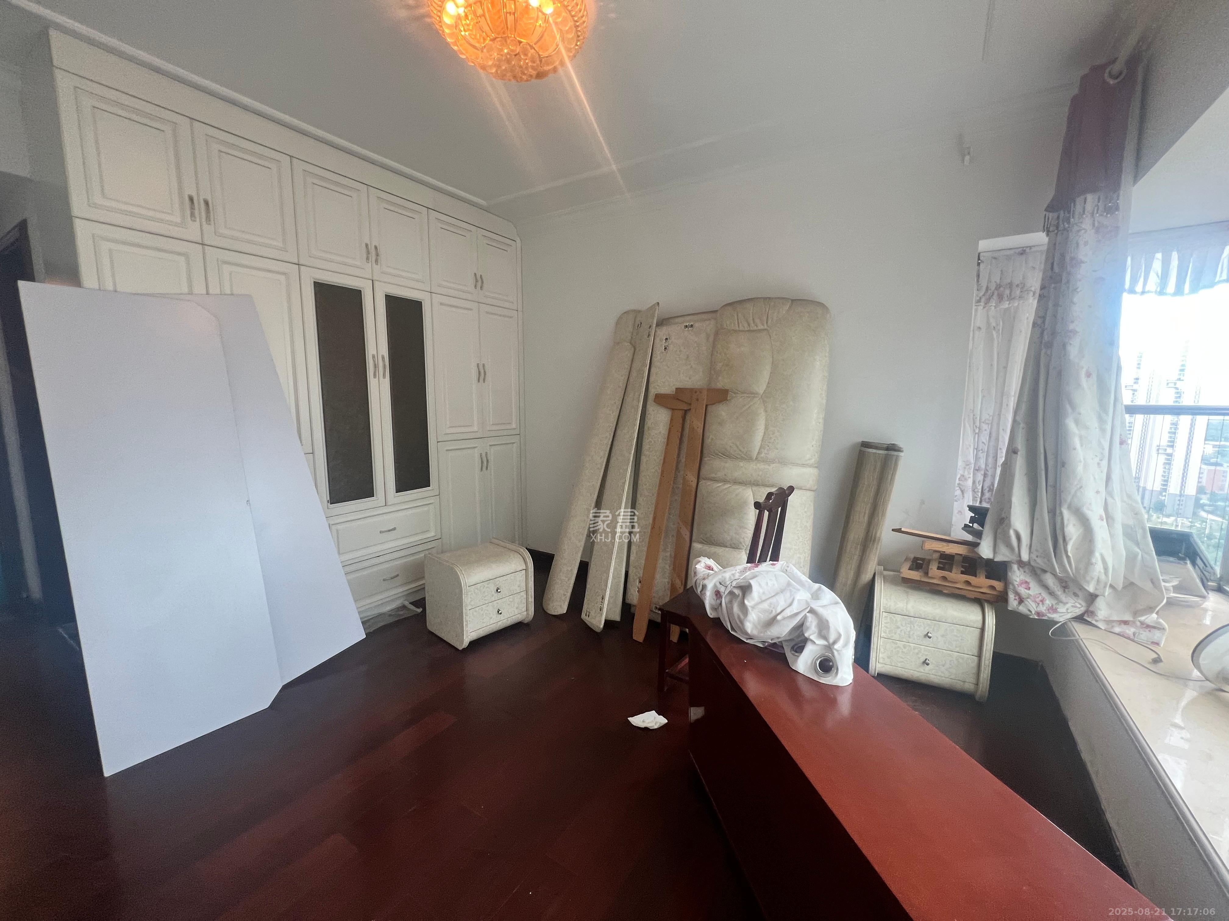 恒大绿洲 4室2厅2卫 3500.0元/月 恒大绿洲 4室2厅2卫 3500.0元/月室内图