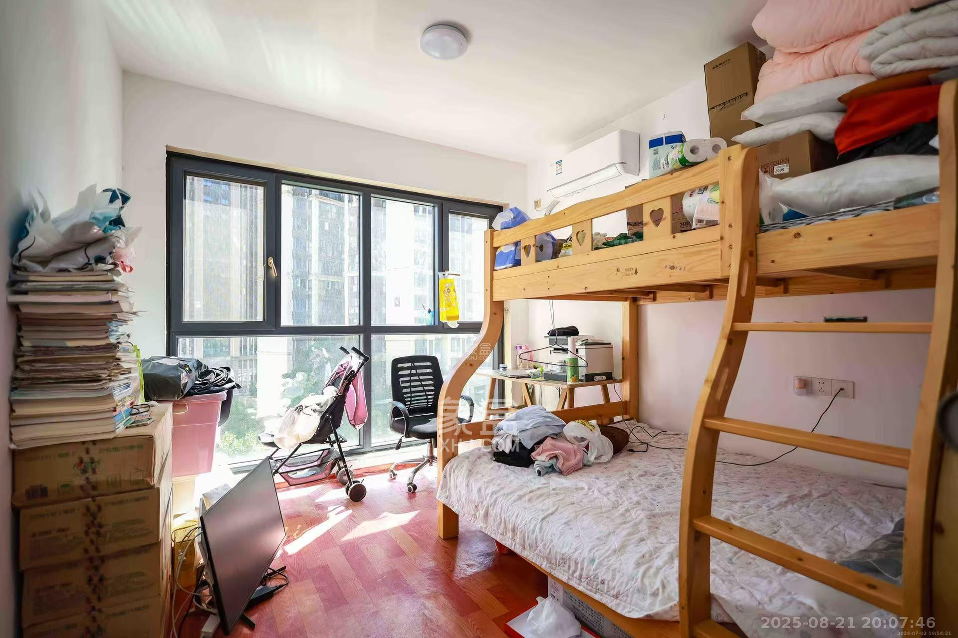 荣泰广场 3室2厅2卫 2800.0元/月 荣泰广场 3室2厅2卫 2800.0元/月室内图