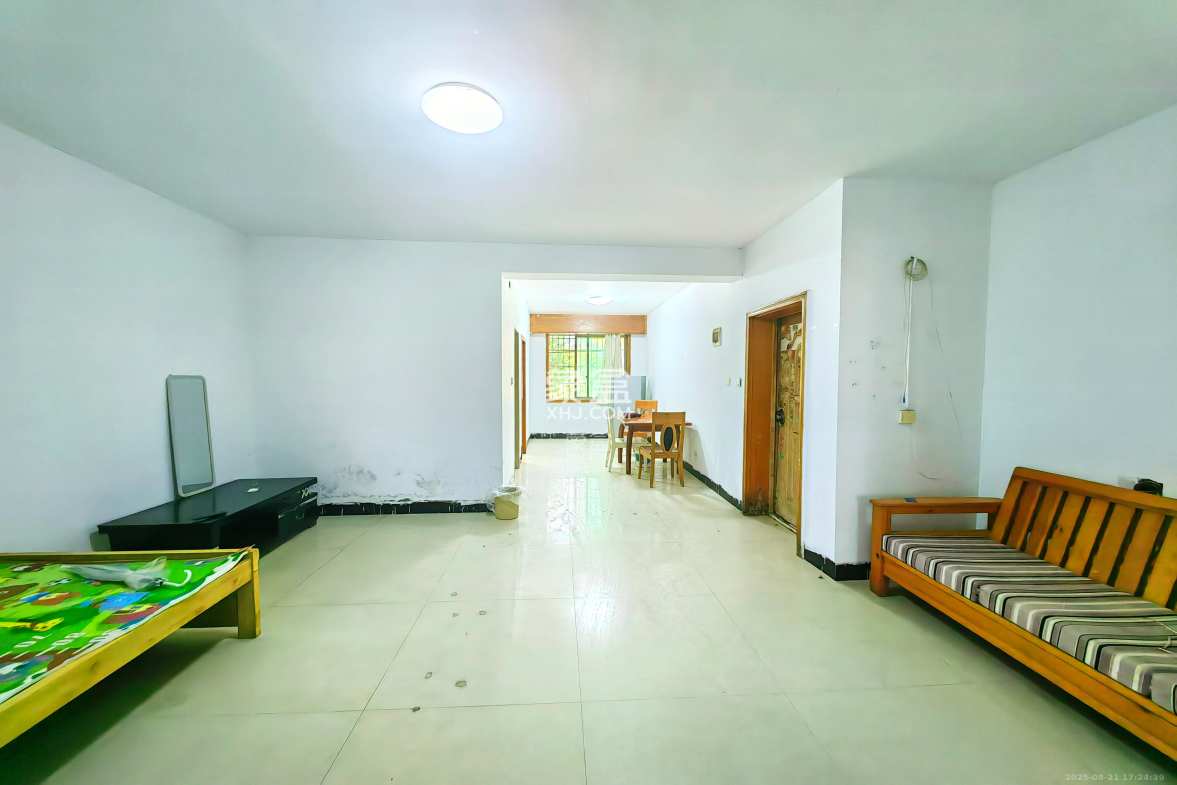 中南汽车世界 2室1厅1卫 1300.0元/月 中南汽车世界 2室1厅1卫 1300.0元/月室内图