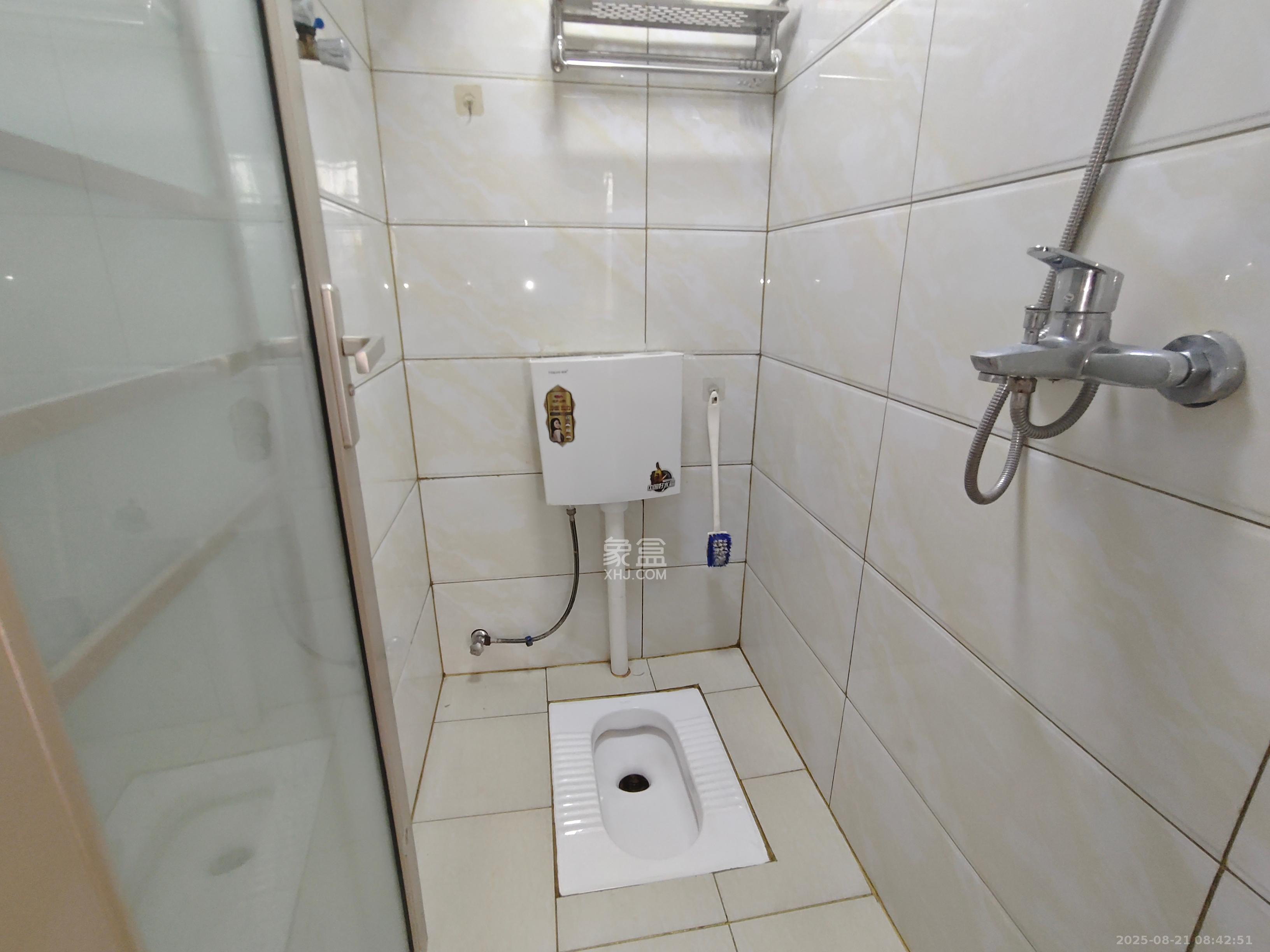 和康园小区 2室1厅1卫 1100.0元/月 和康园小区 2室1厅1卫 1100.0元/月室内图